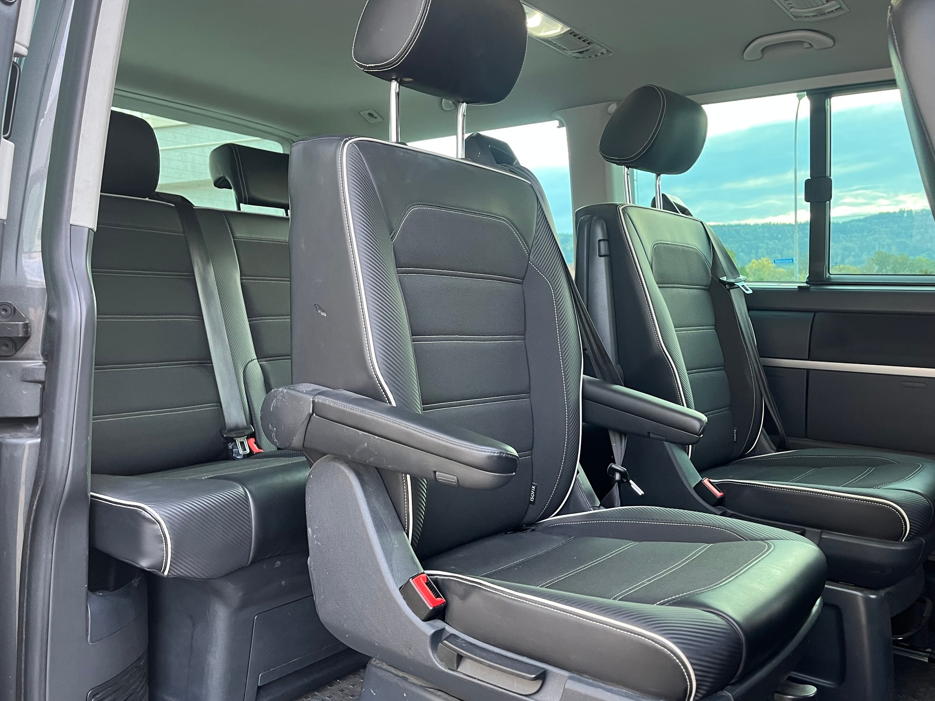 VW T6 Multivan 2.0 Bi-TDI Family Edition 4Motion DSG-image-10