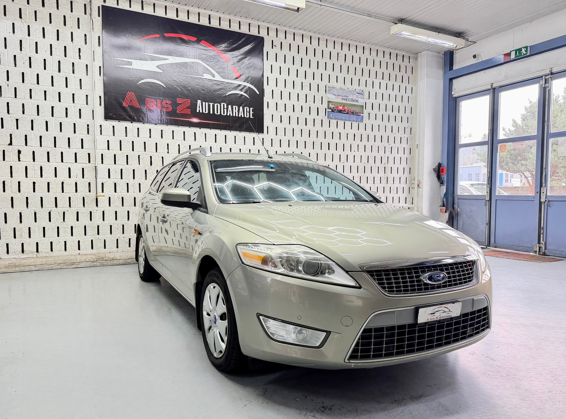 FORD Mondeo 2.0i 16V Titanium-image-2