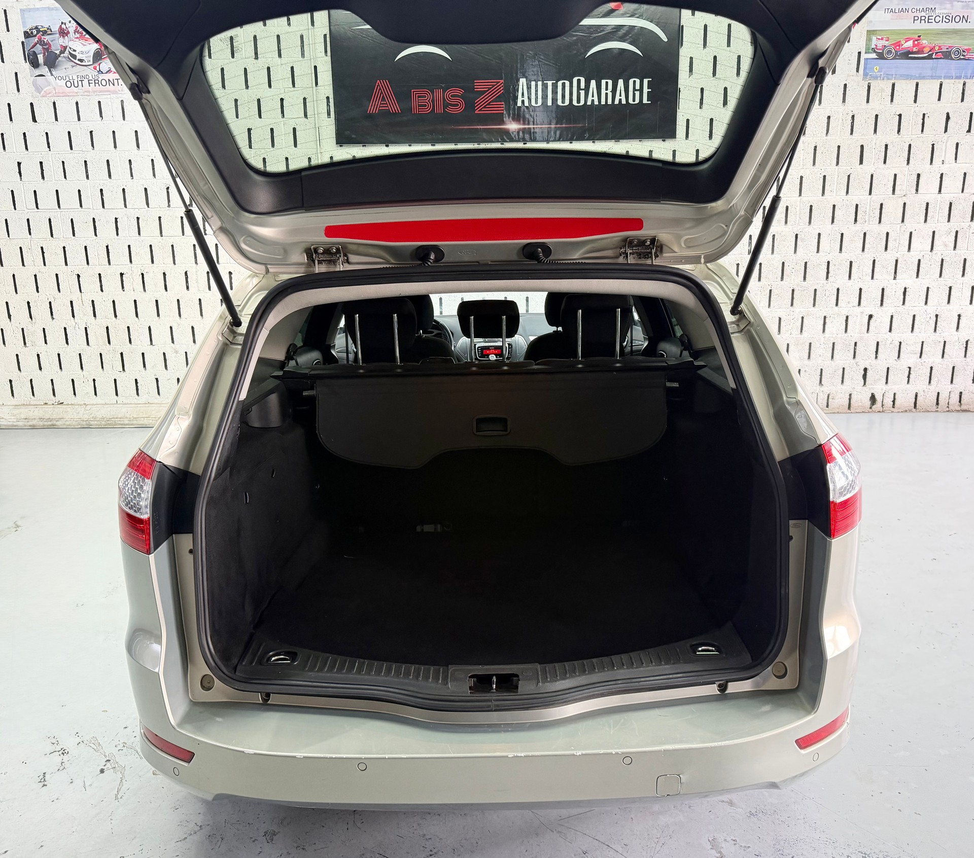 FORD Mondeo 2.0i 16V Titanium-image-12