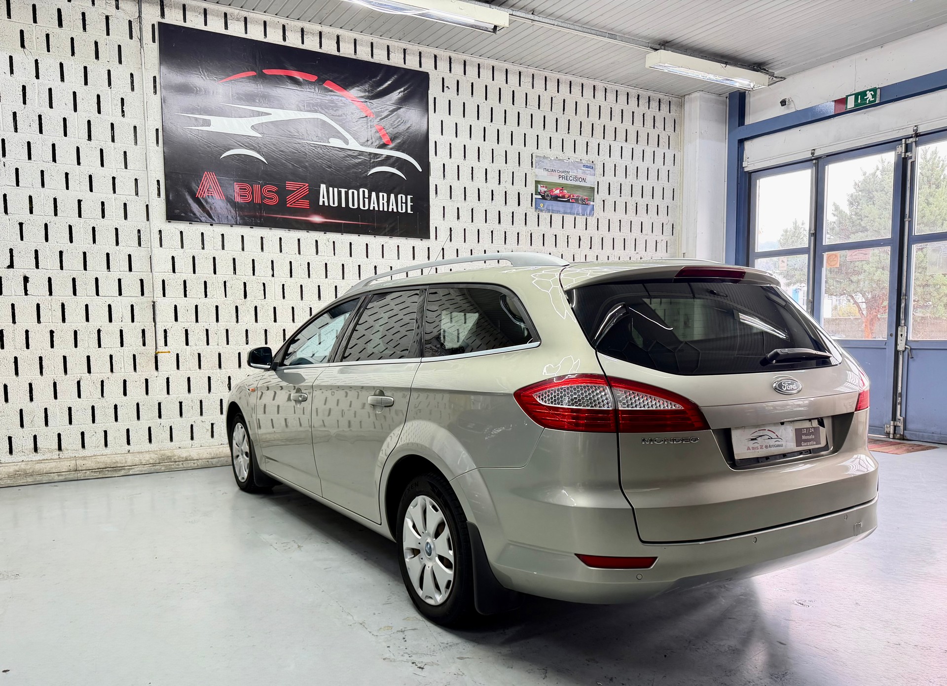 FORD Mondeo 2.0i 16V Titanium-image-13