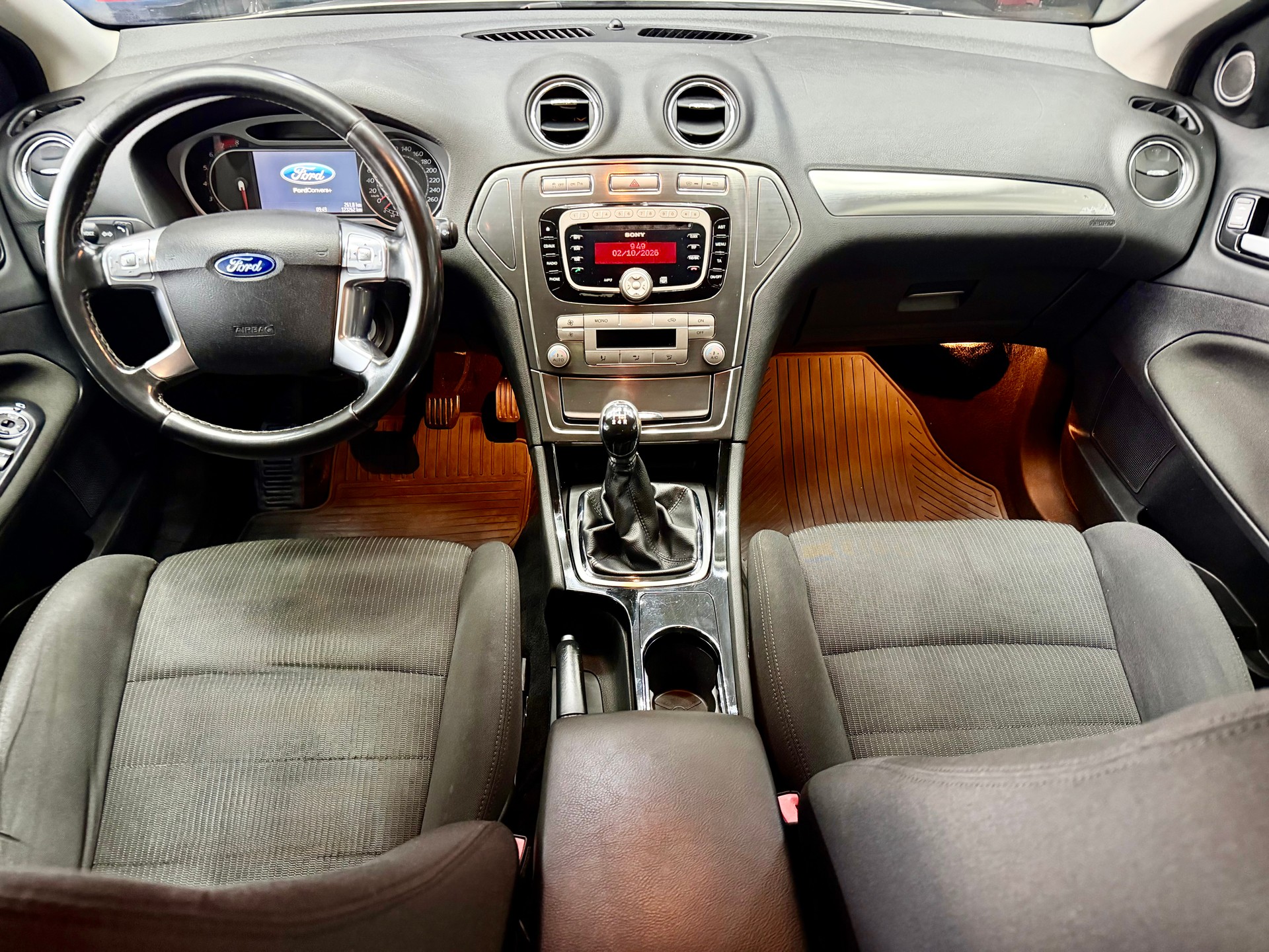 FORD Mondeo 2.0i 16V Titanium-image-3