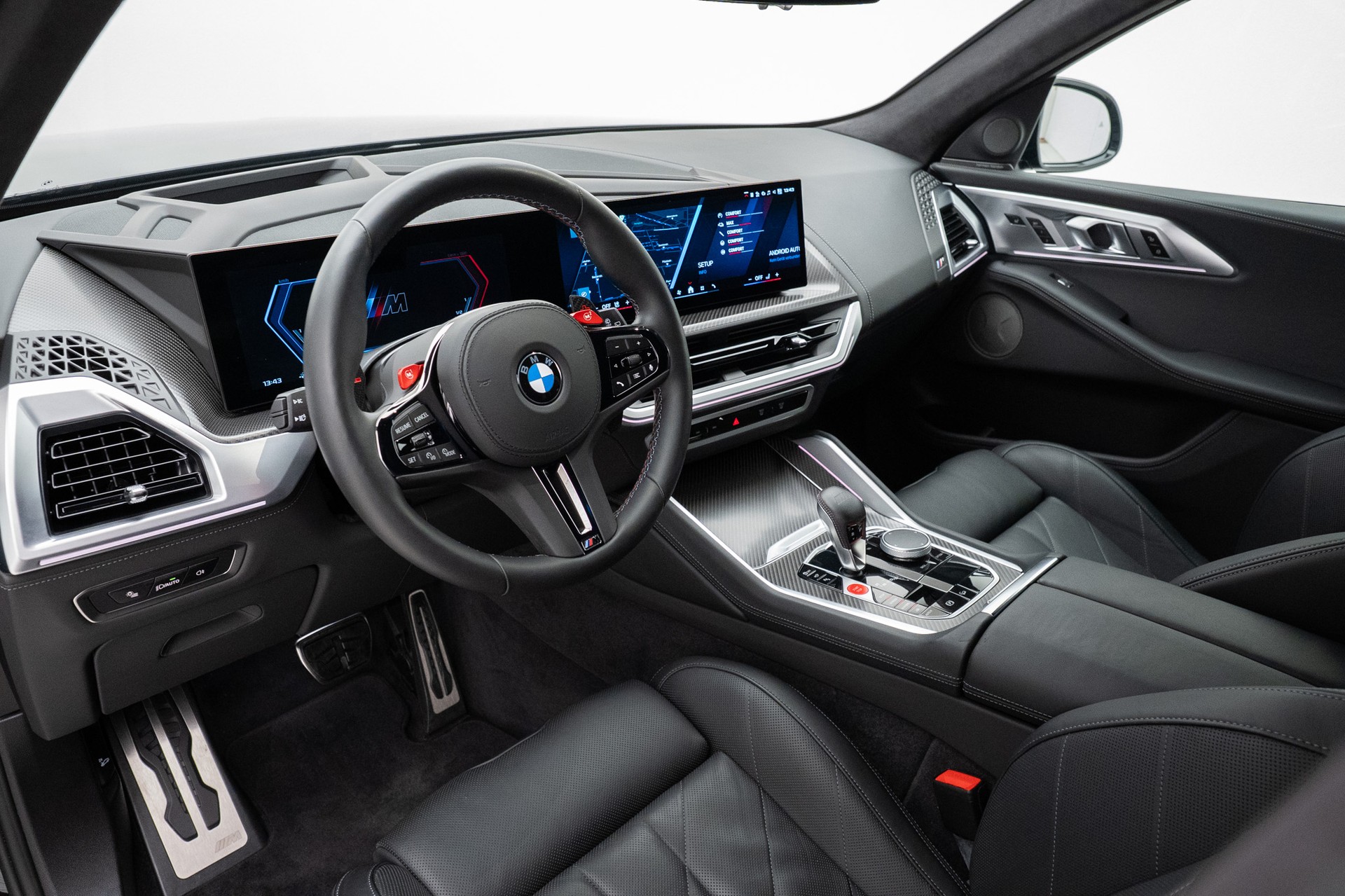 BMW XM xDrive PHEV Steptronic-image-5