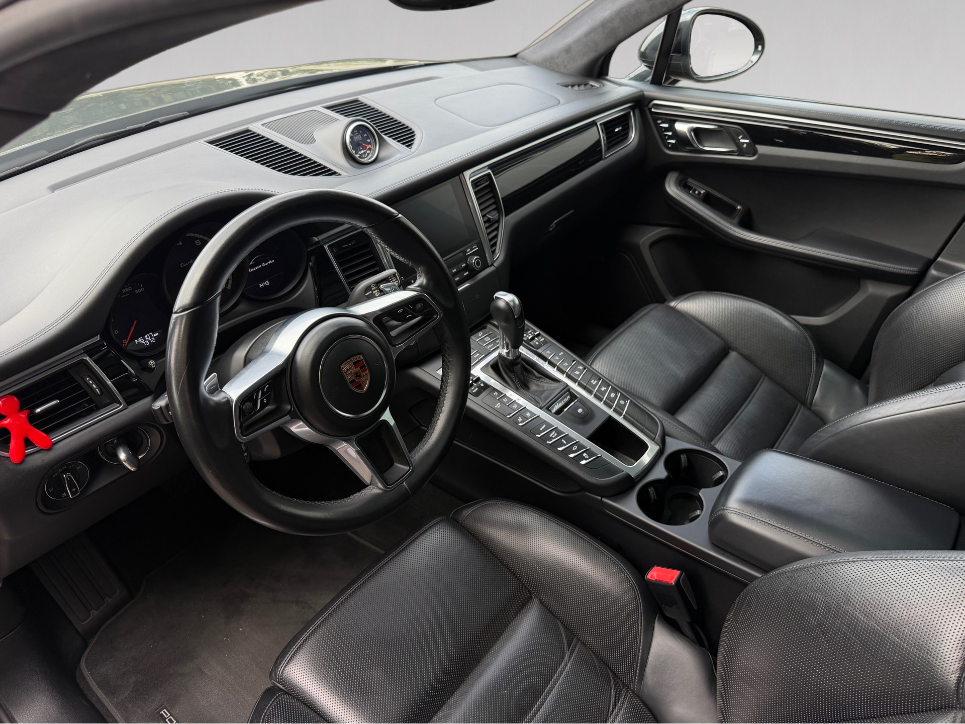 PORSCHE Macan Turbo PDK *Sport Chrono* *Pano* *Sportabgasanlage*-image-12