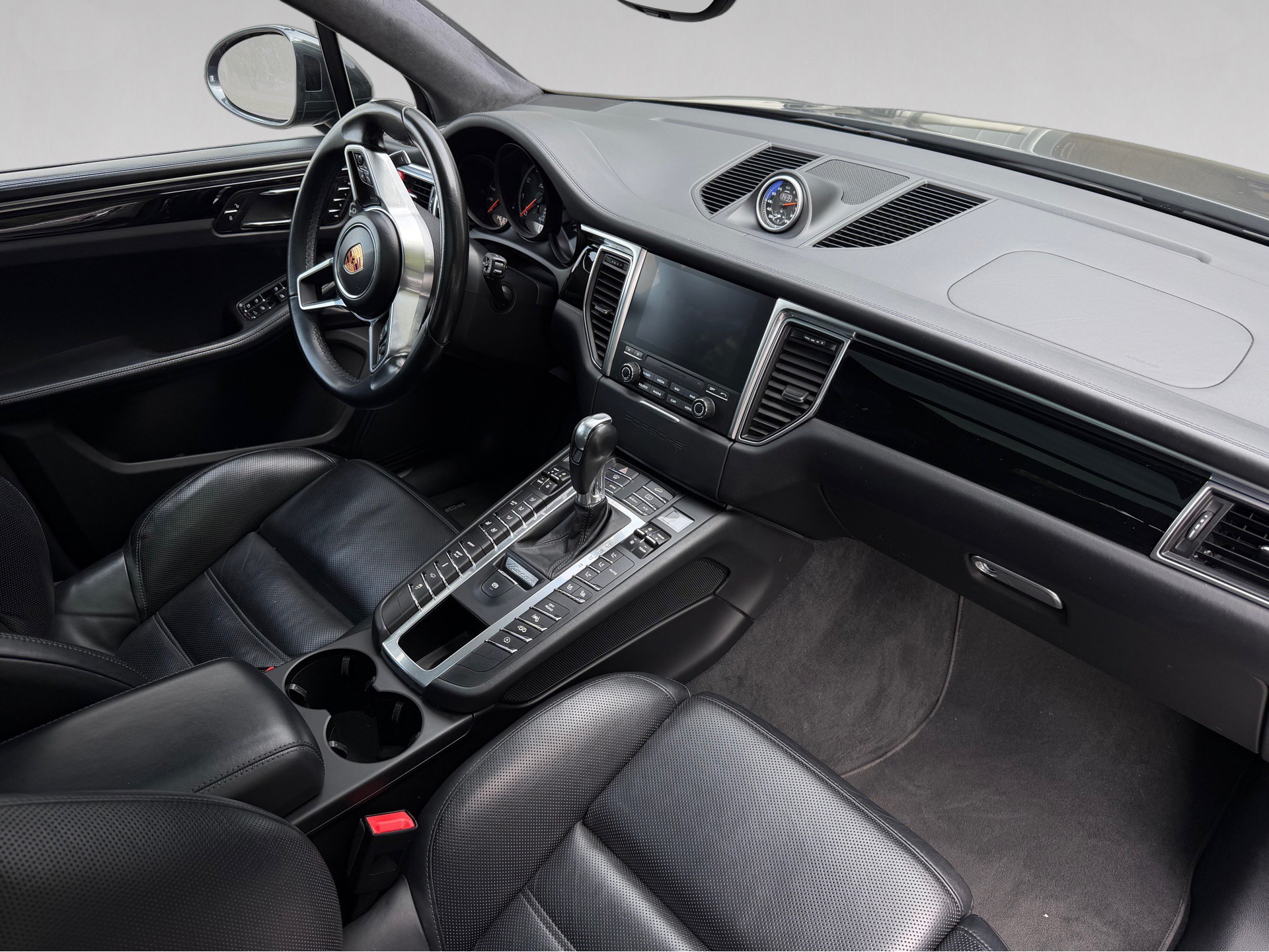 PORSCHE Macan Turbo PDK *Sport Chrono* *Pano* *Sportabgasanlage*-image-15