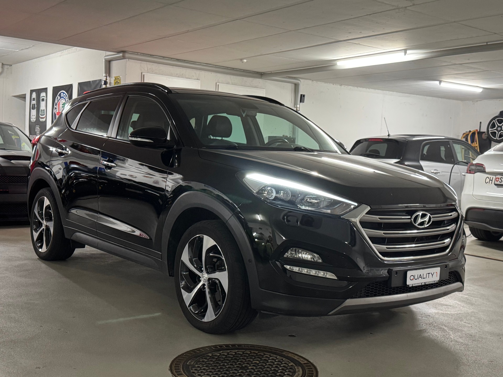 HYUNDAI Tucson 2.0 CRDI Vertex 4WD Automatic-image-2