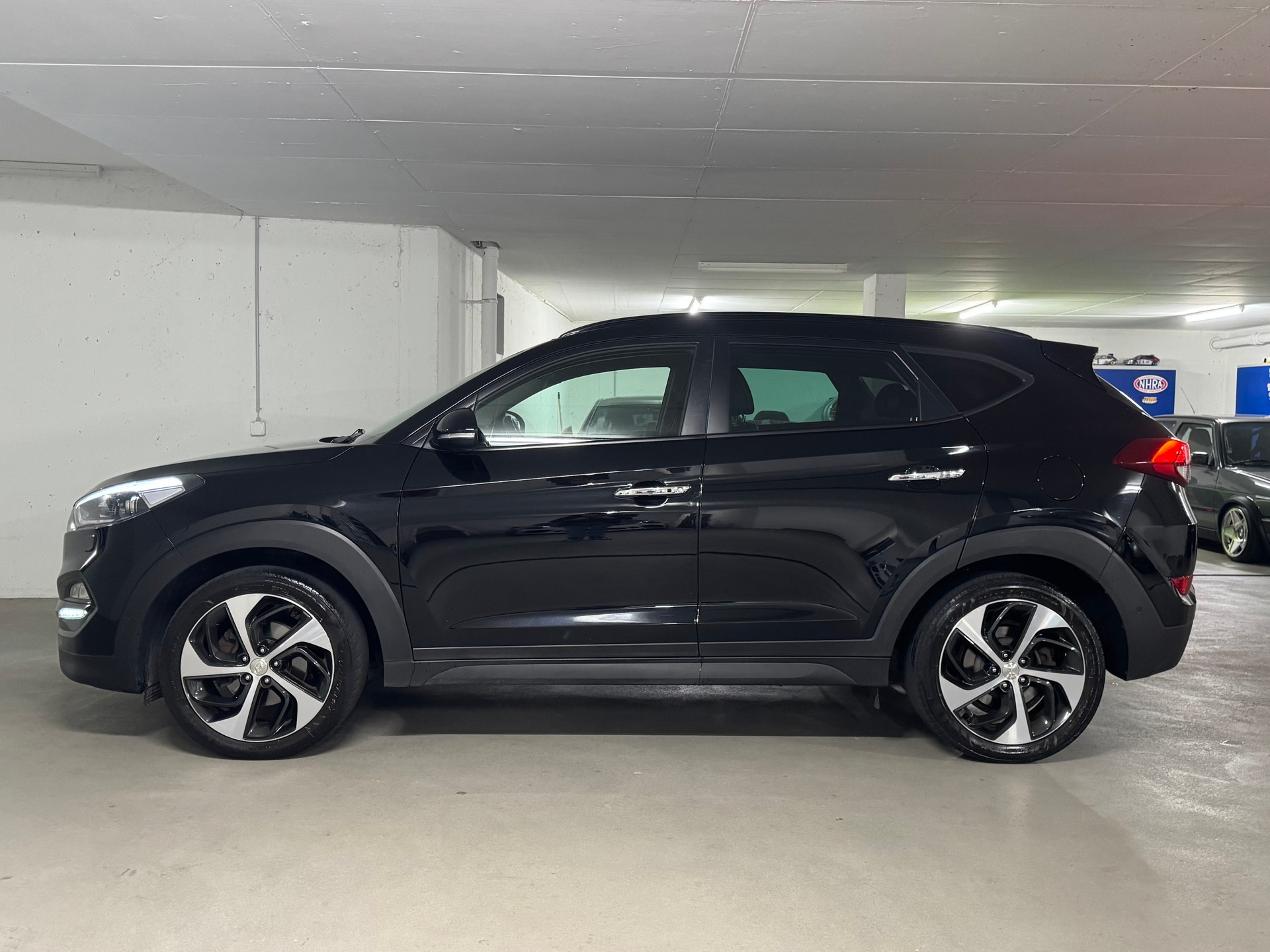 HYUNDAI Tucson 2.0 CRDI Vertex 4WD Automatic-image-3