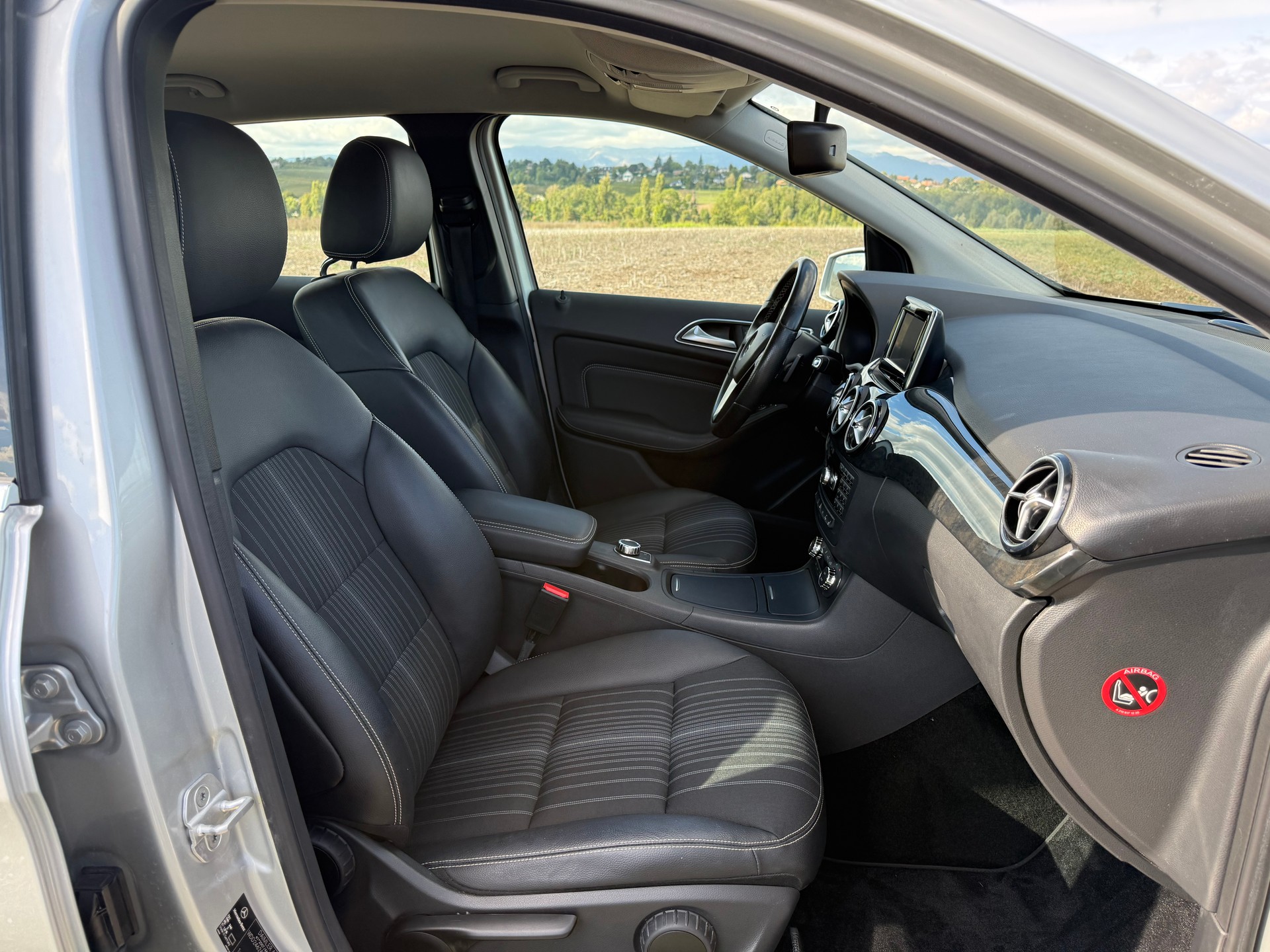 MERCEDES-BENZ B 200 7G-DCT-image-11