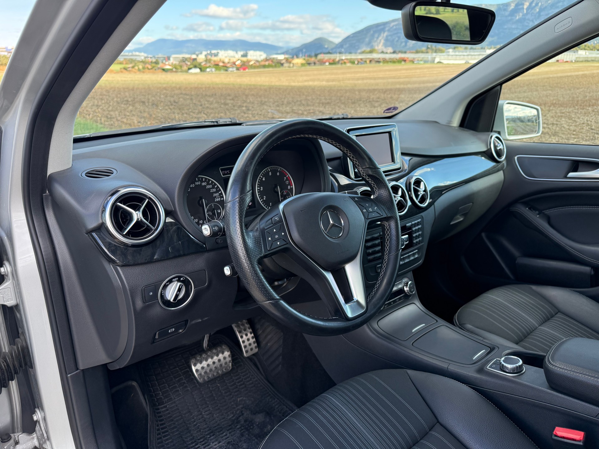 MERCEDES-BENZ B 200 7G-DCT-image-8