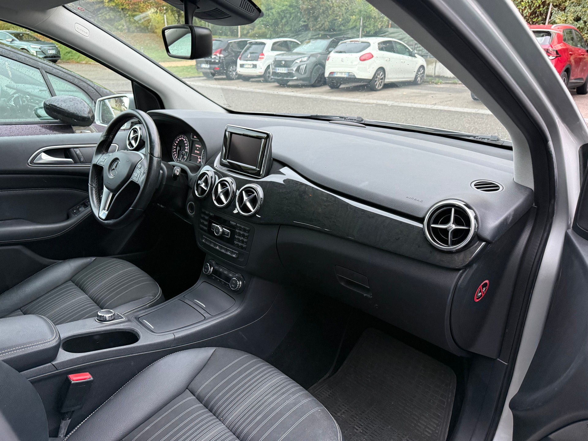 MERCEDES-BENZ B 200 7G-DCT-image-7