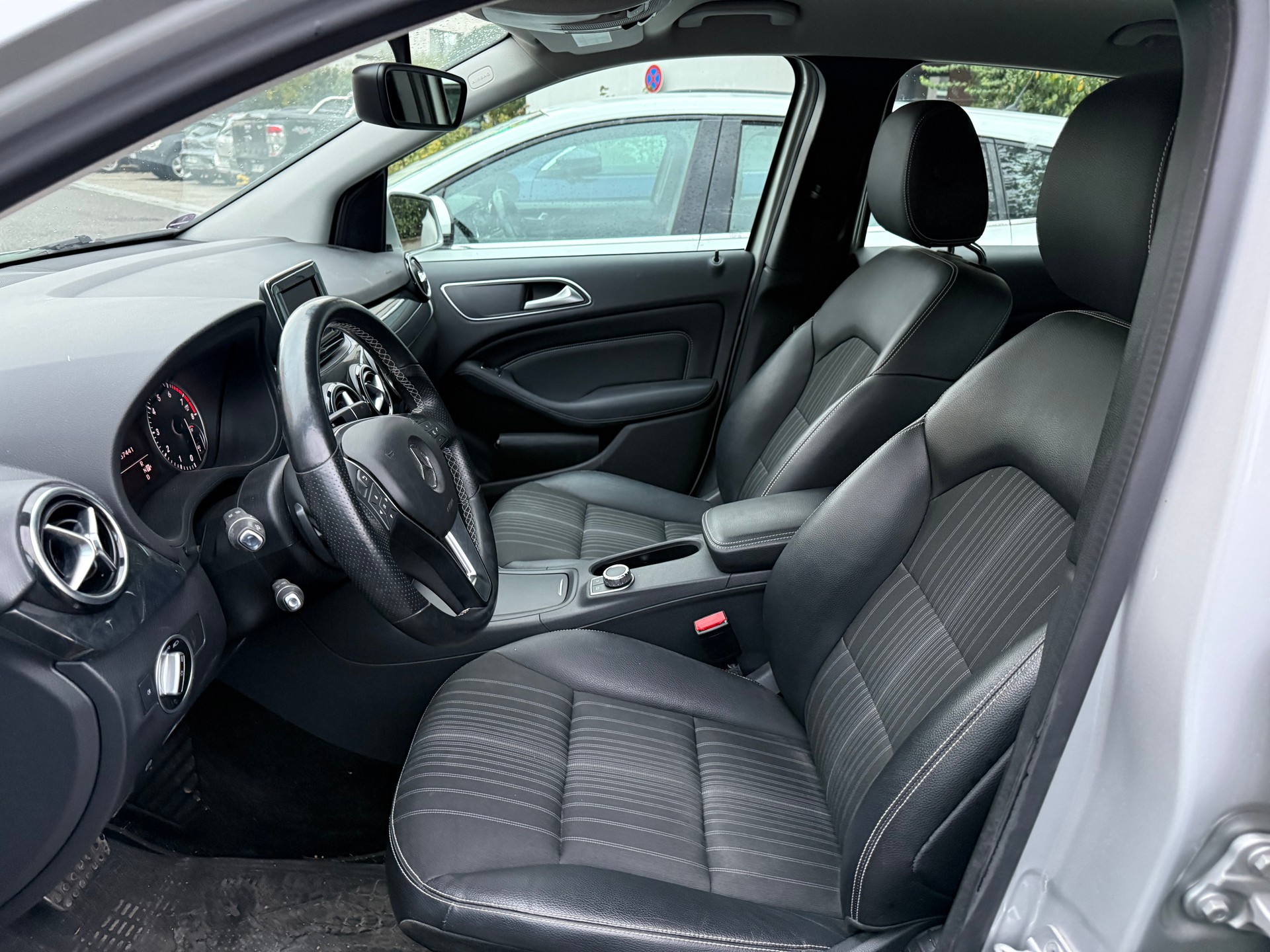 MERCEDES-BENZ B 200 7G-DCT-image-6