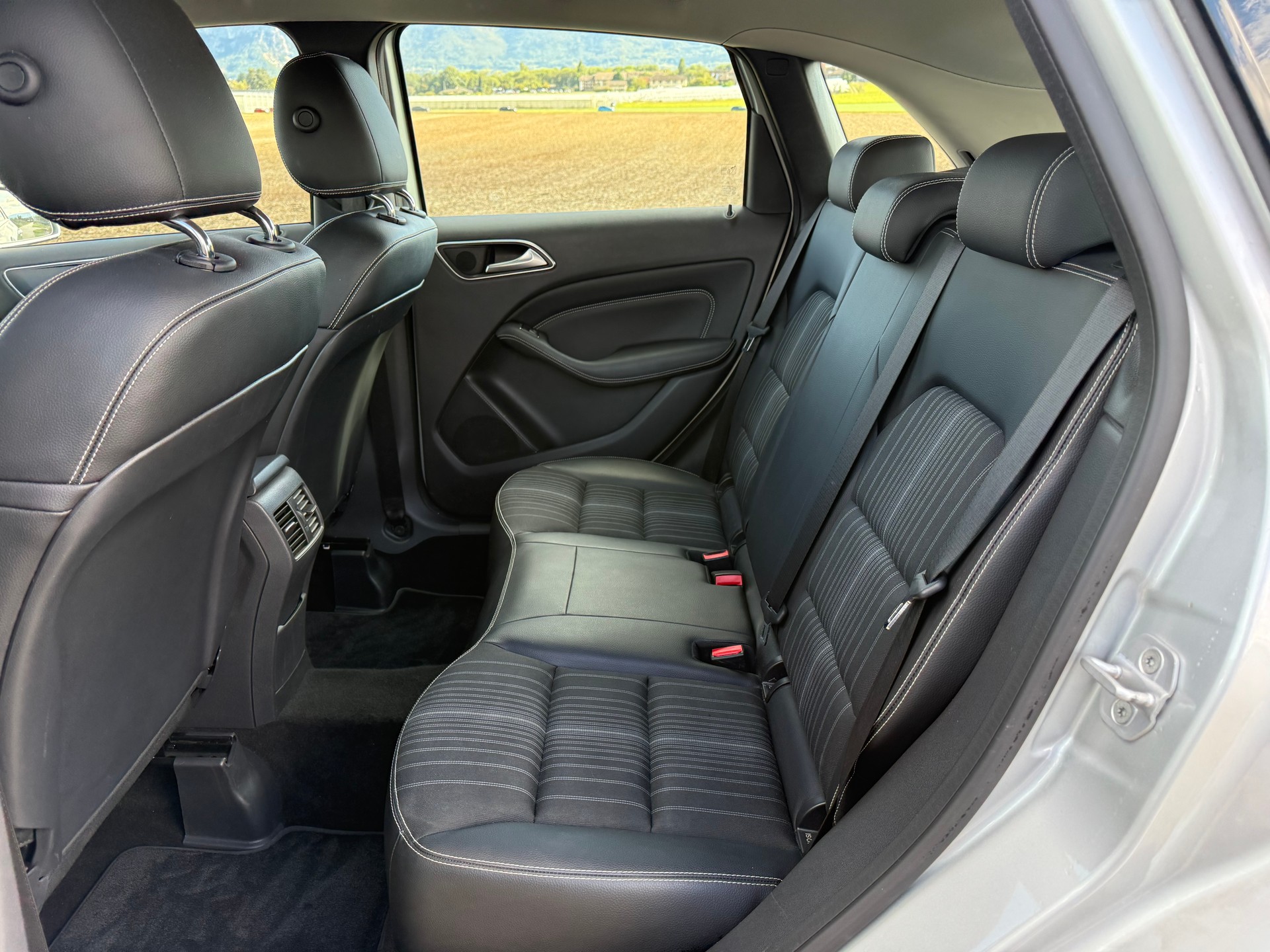 MERCEDES-BENZ B 200 7G-DCT-image-12