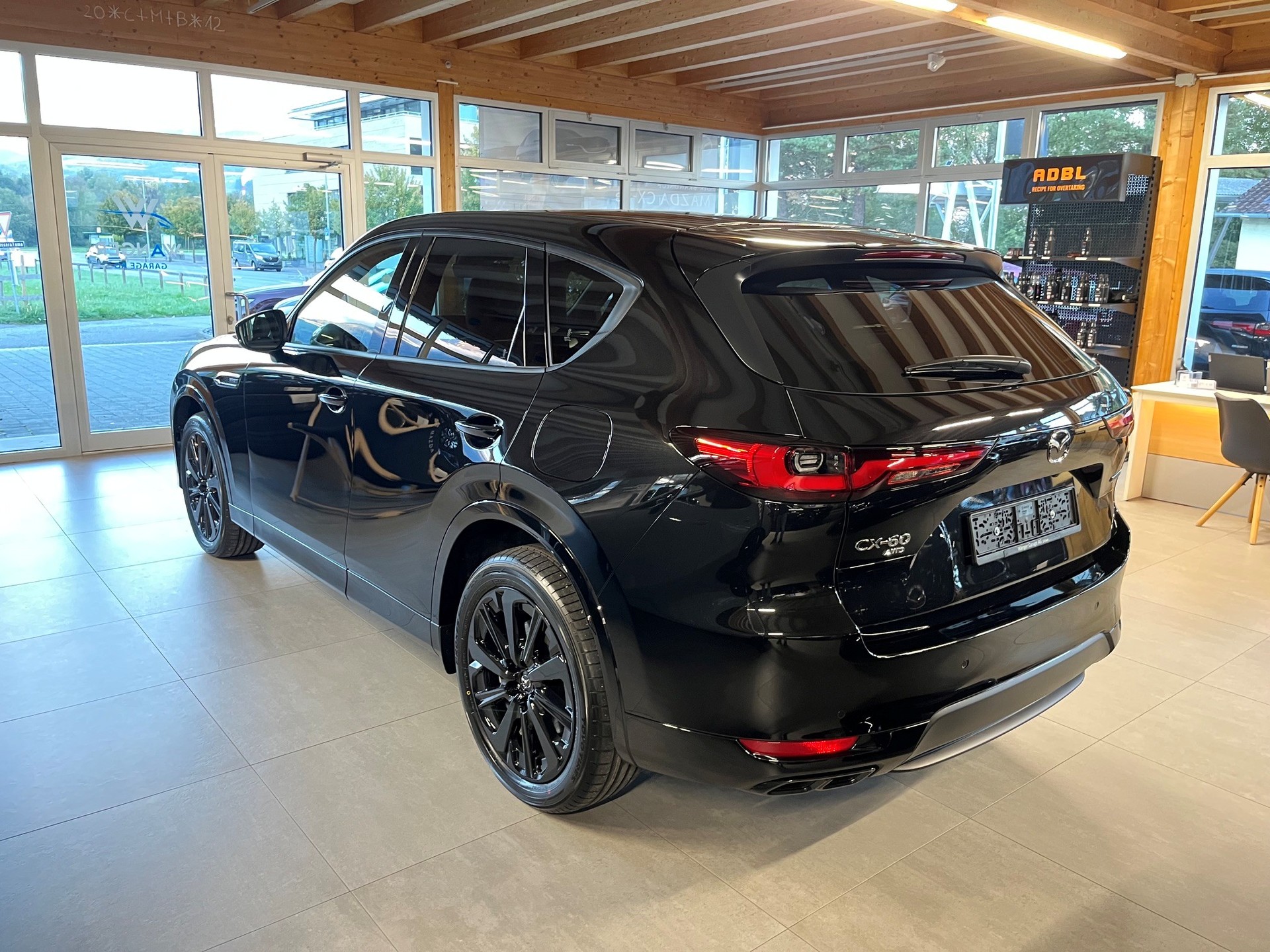 MAZDA CX-60 e-Skyactiv PHEV 327 AWD Homura Plus-image-3