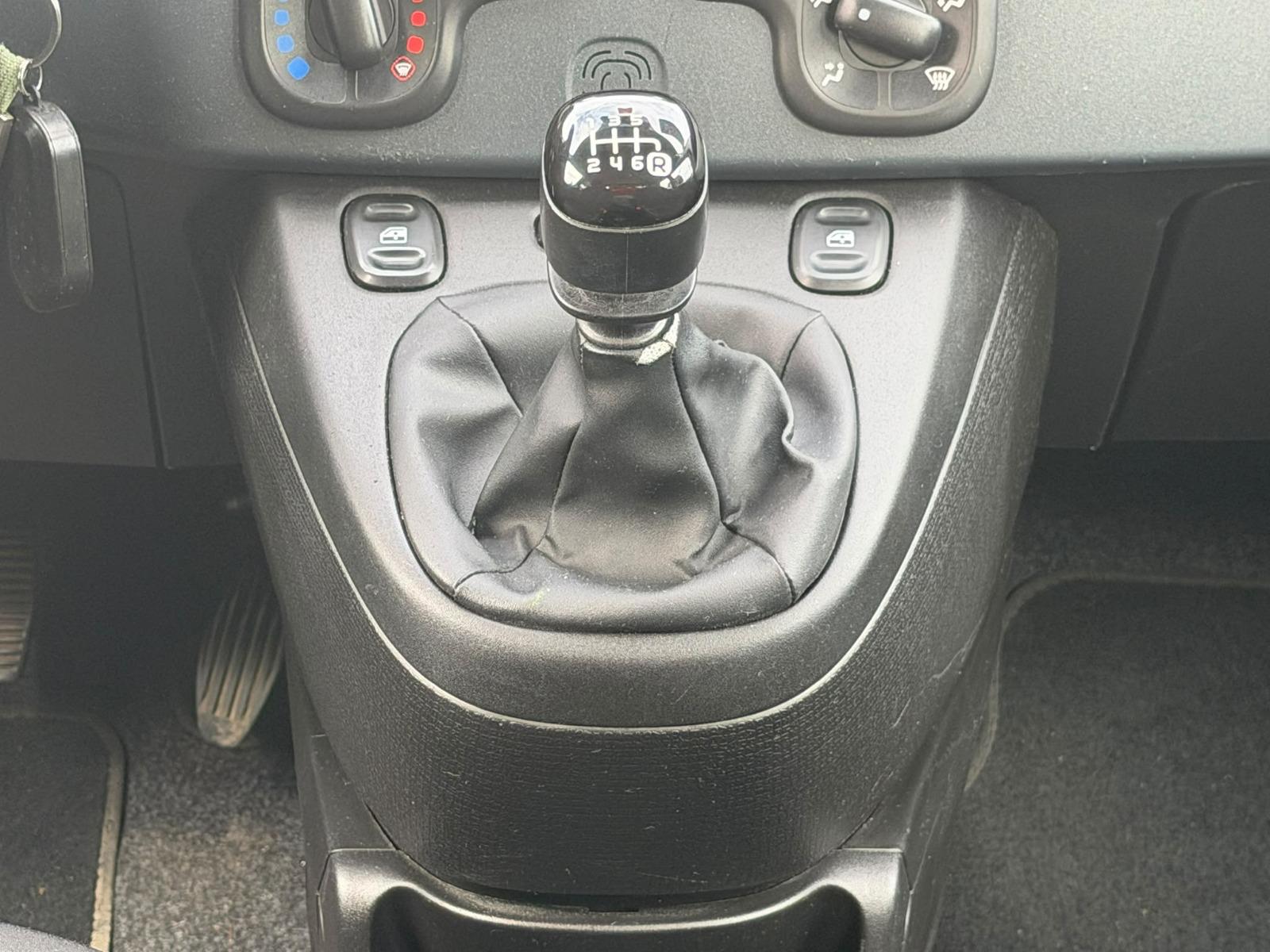 FIAT Panda 1.0 MHEV Cool-image-22