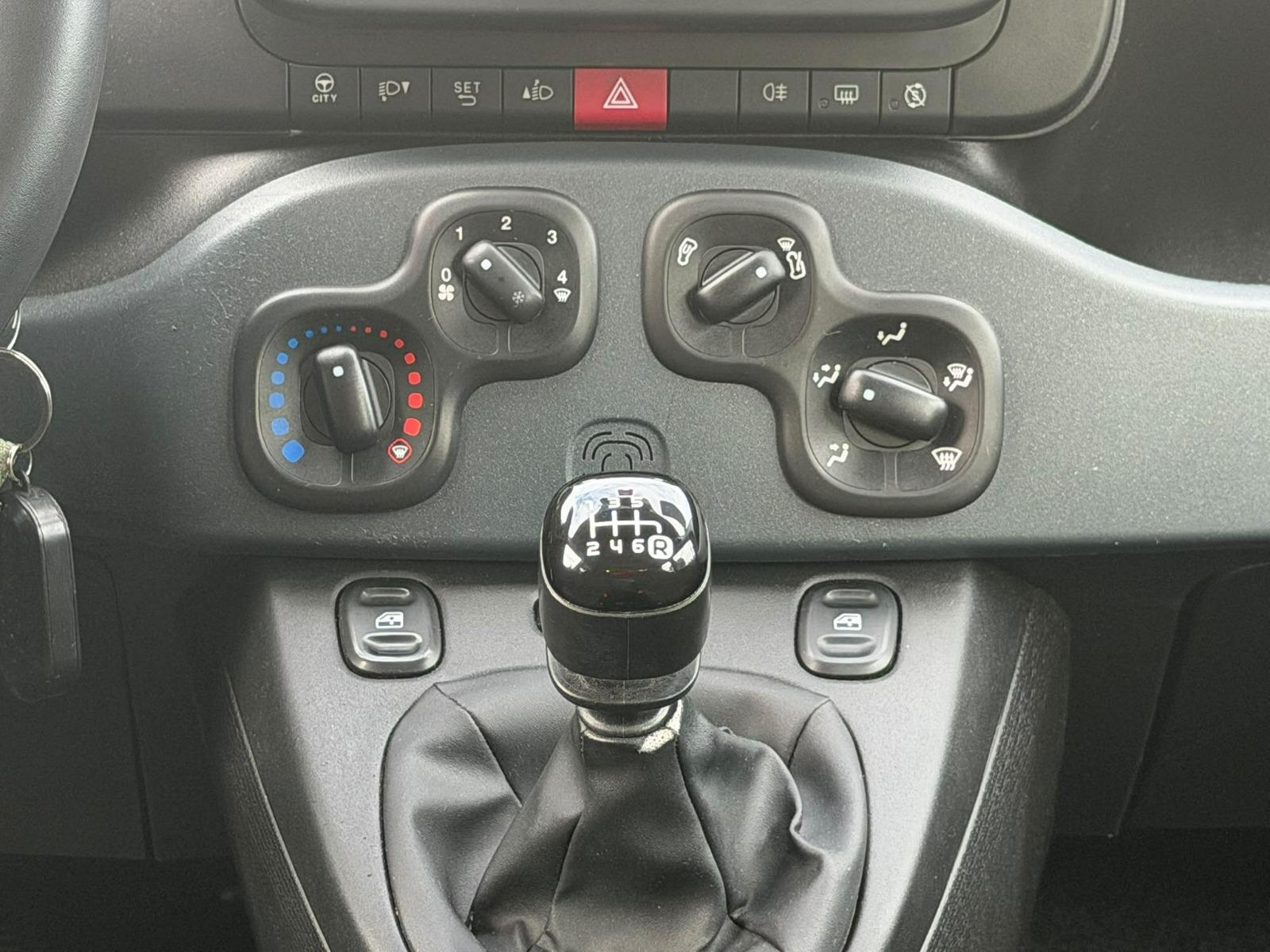 FIAT Panda 1.0 MHEV Cool-image-21