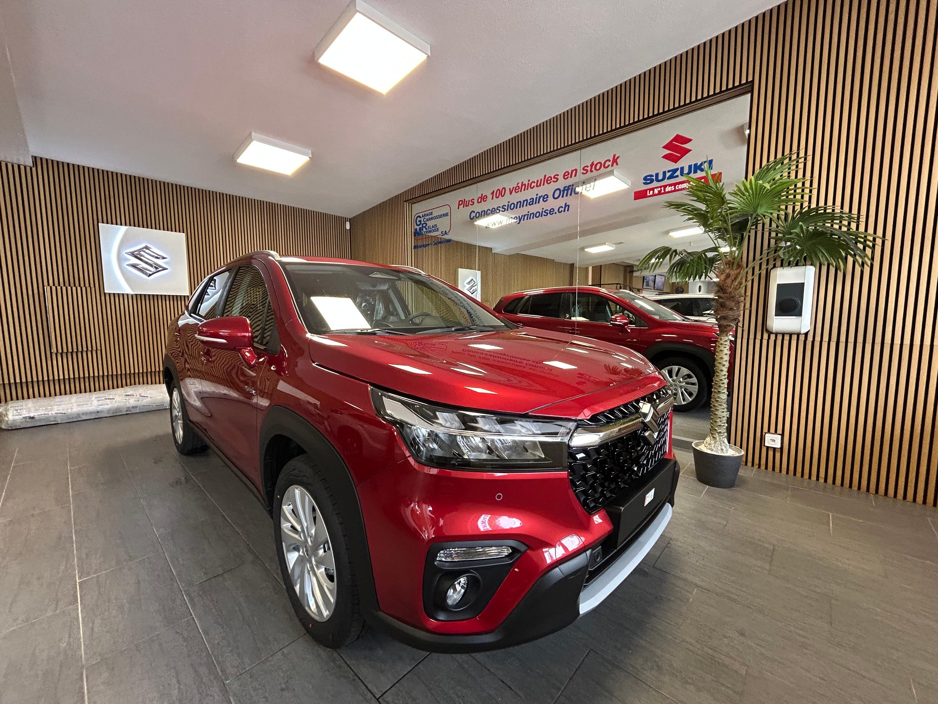 SUZUKI S-Cross 1.4 T Piz Sulai Hybrid 4x4 4 ROUES HIVER OFFERT-showroom-element-1