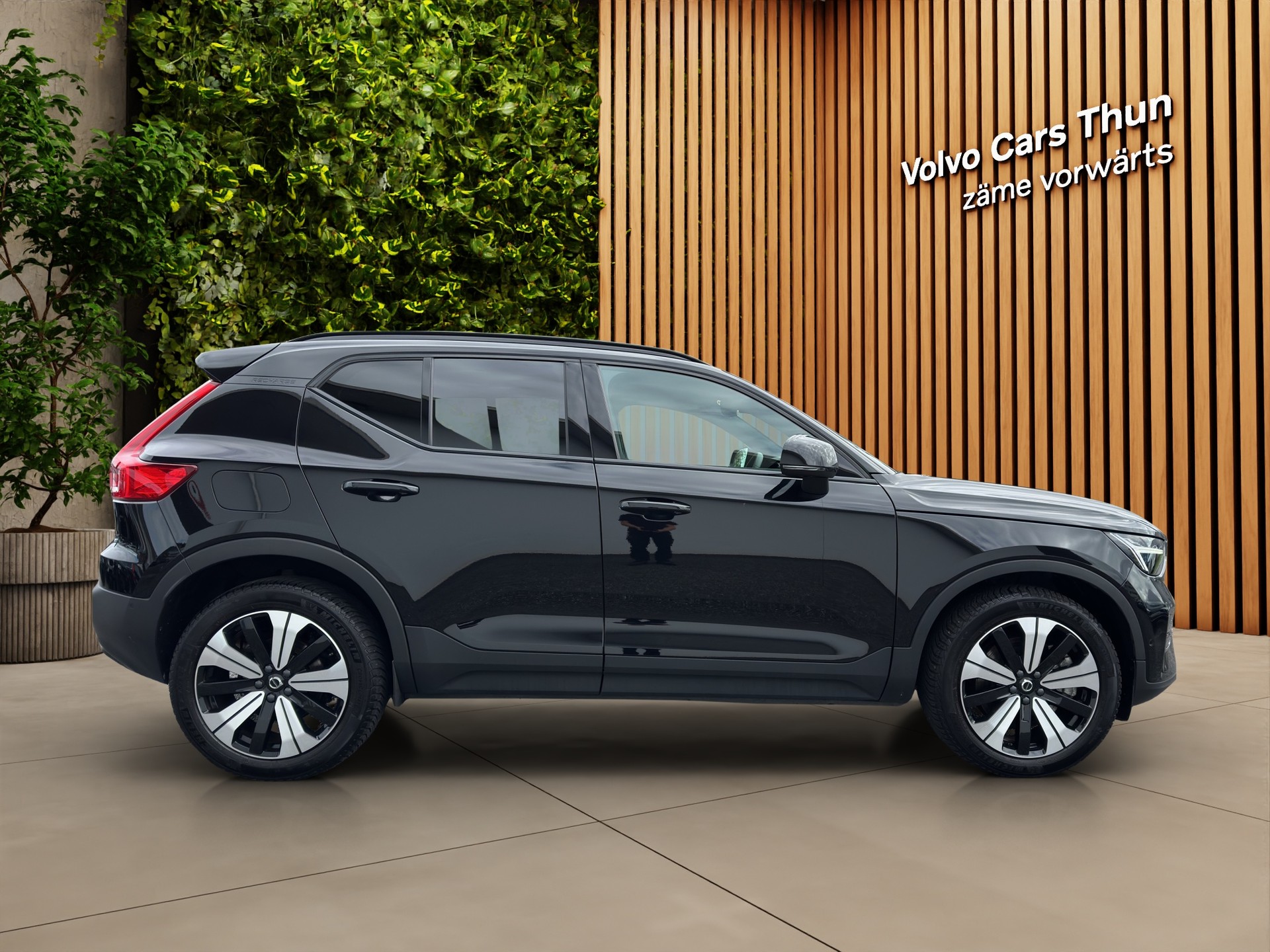 VOLVO XC40 1.5 T5 PiH Plus Dark-image-3