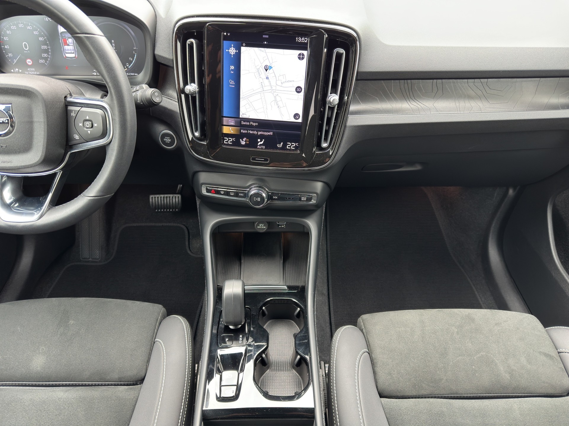 VOLVO XC40 1.5 T5 PiH Plus Dark-image-10