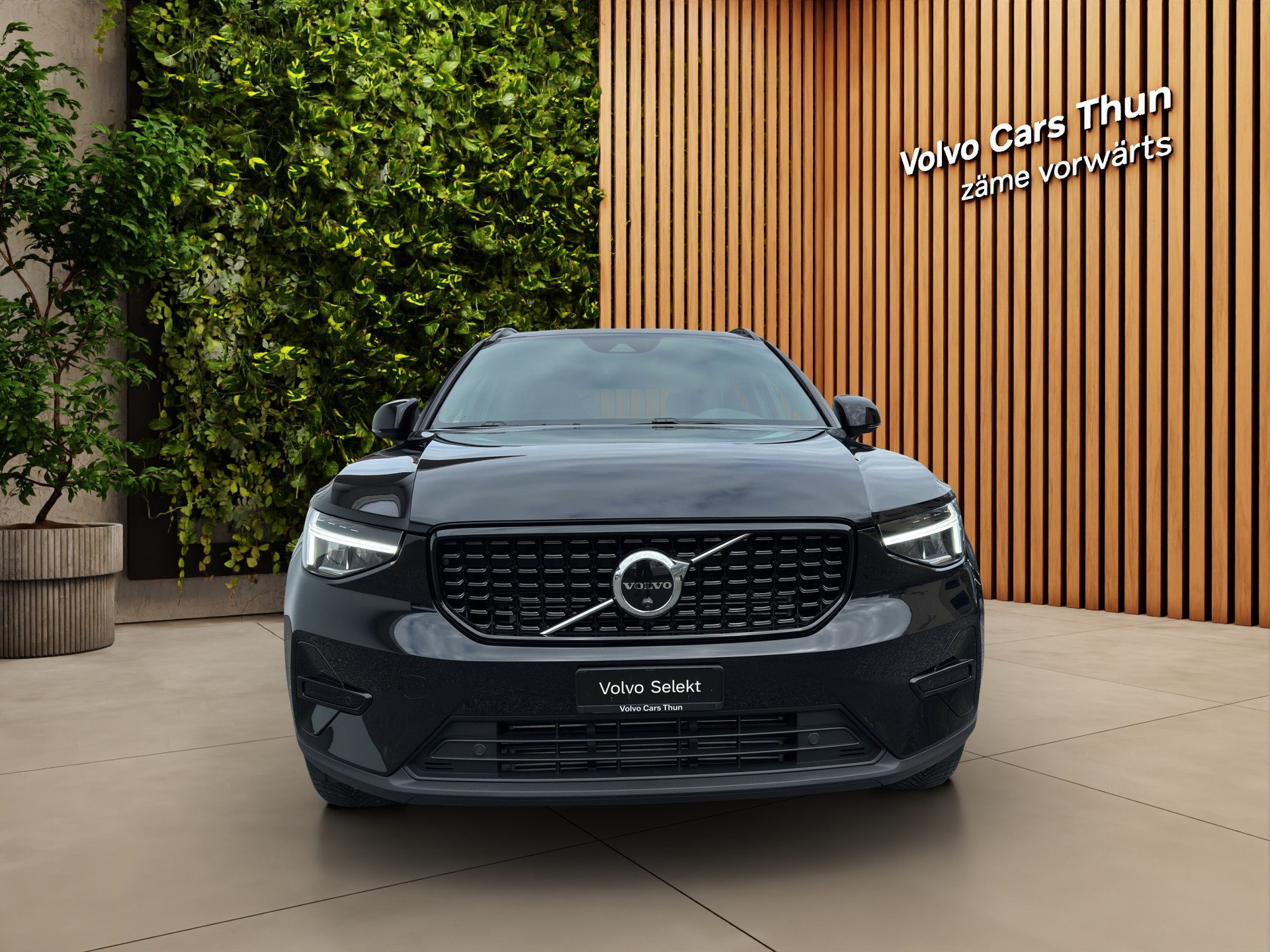 VOLVO XC40 1.5 T5 PiH Plus Dark-image-1