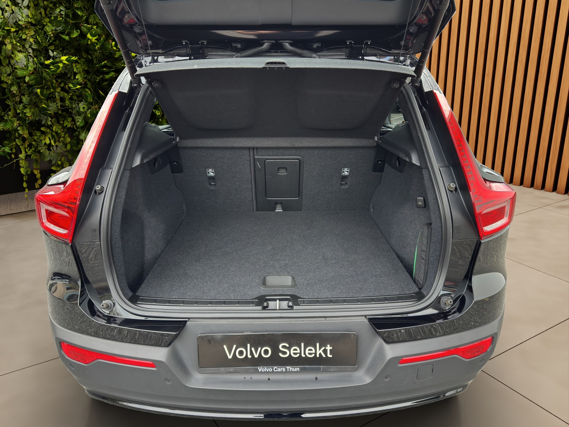 VOLVO XC40 1.5 T5 PiH Plus Dark-image-15