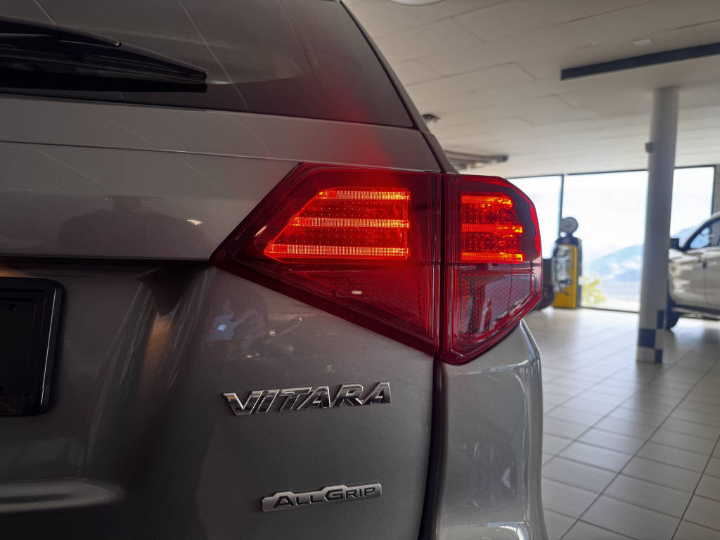 SUZUKI Vitara 1.4 T Compact Top 4x4-image-28