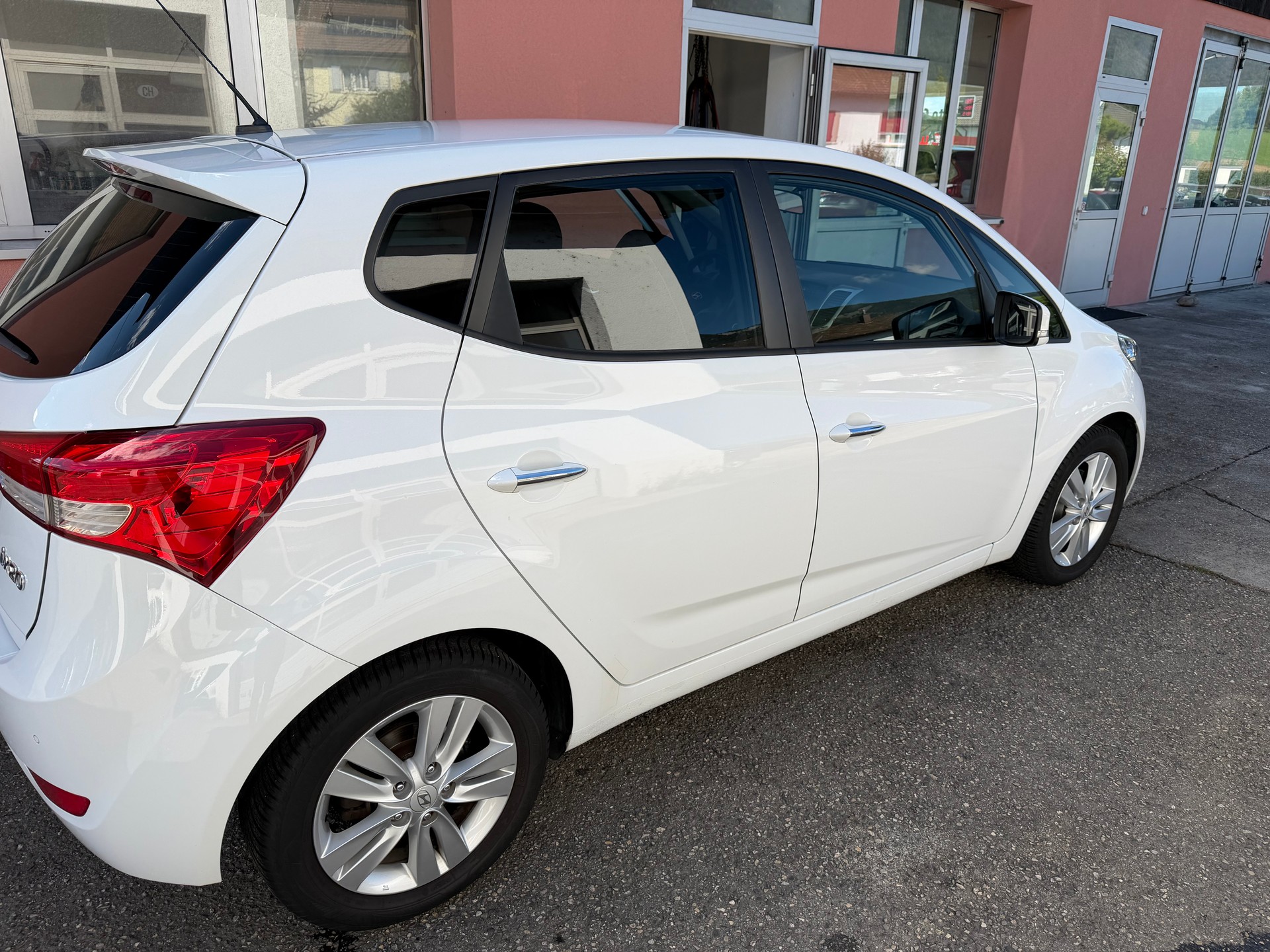 HYUNDAI iX20 1.6 Premium Automatic-image-3