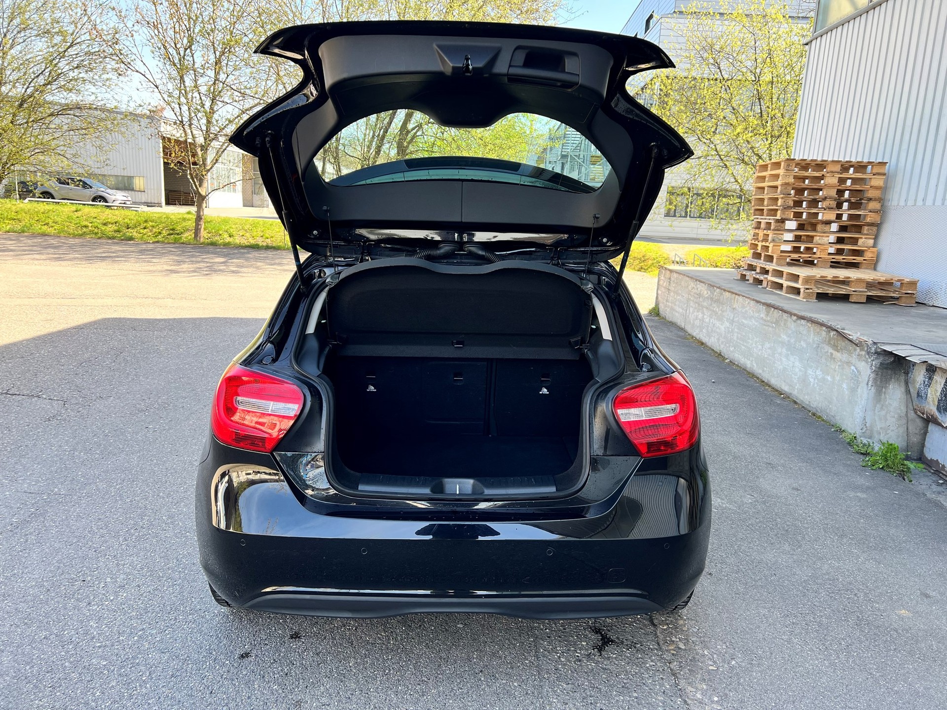 MERCEDES-BENZ A 180 CDI BlueEfficiency Edition-image-9