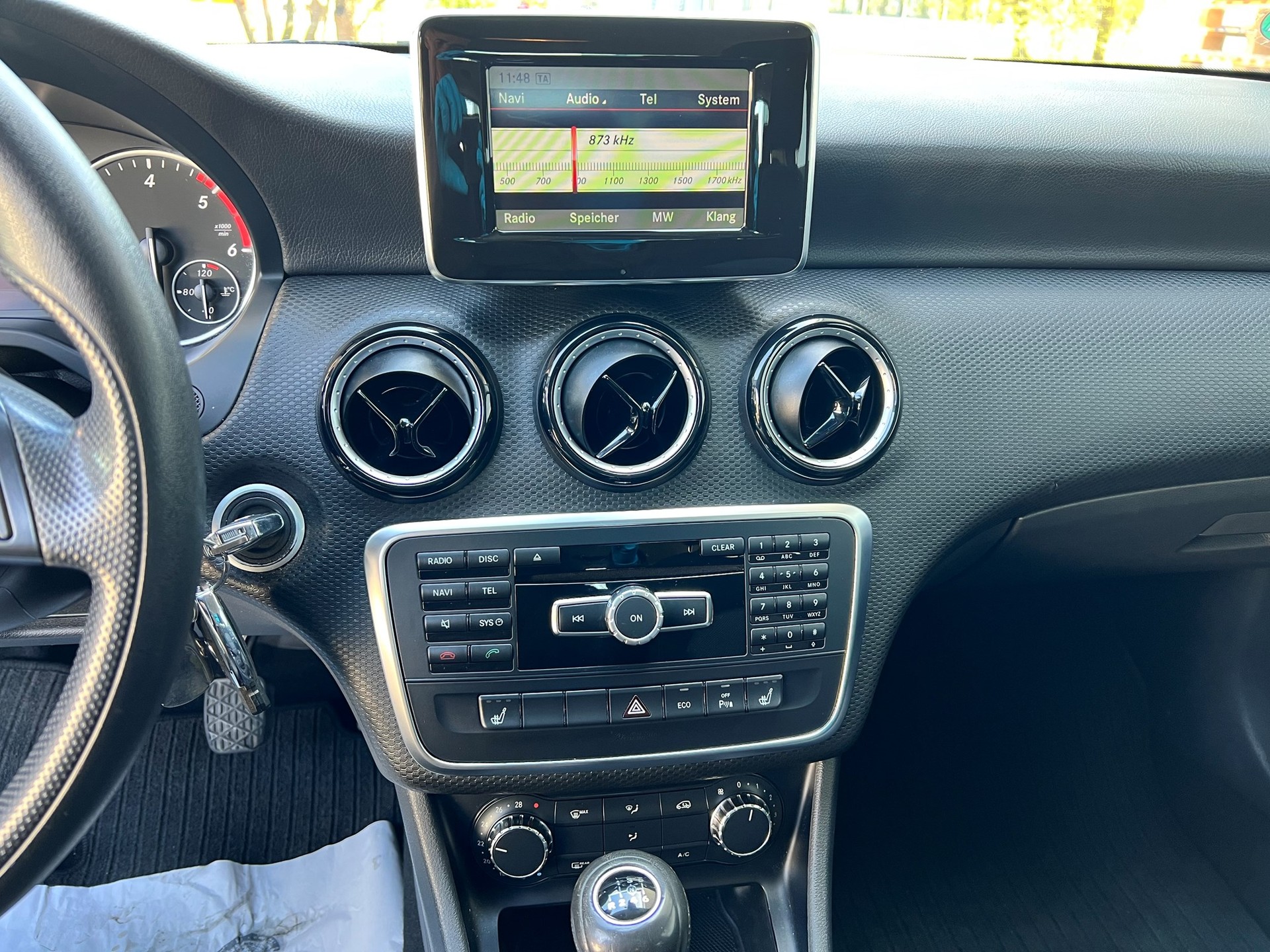 MERCEDES-BENZ A 180 CDI BlueEfficiency Edition-image-11