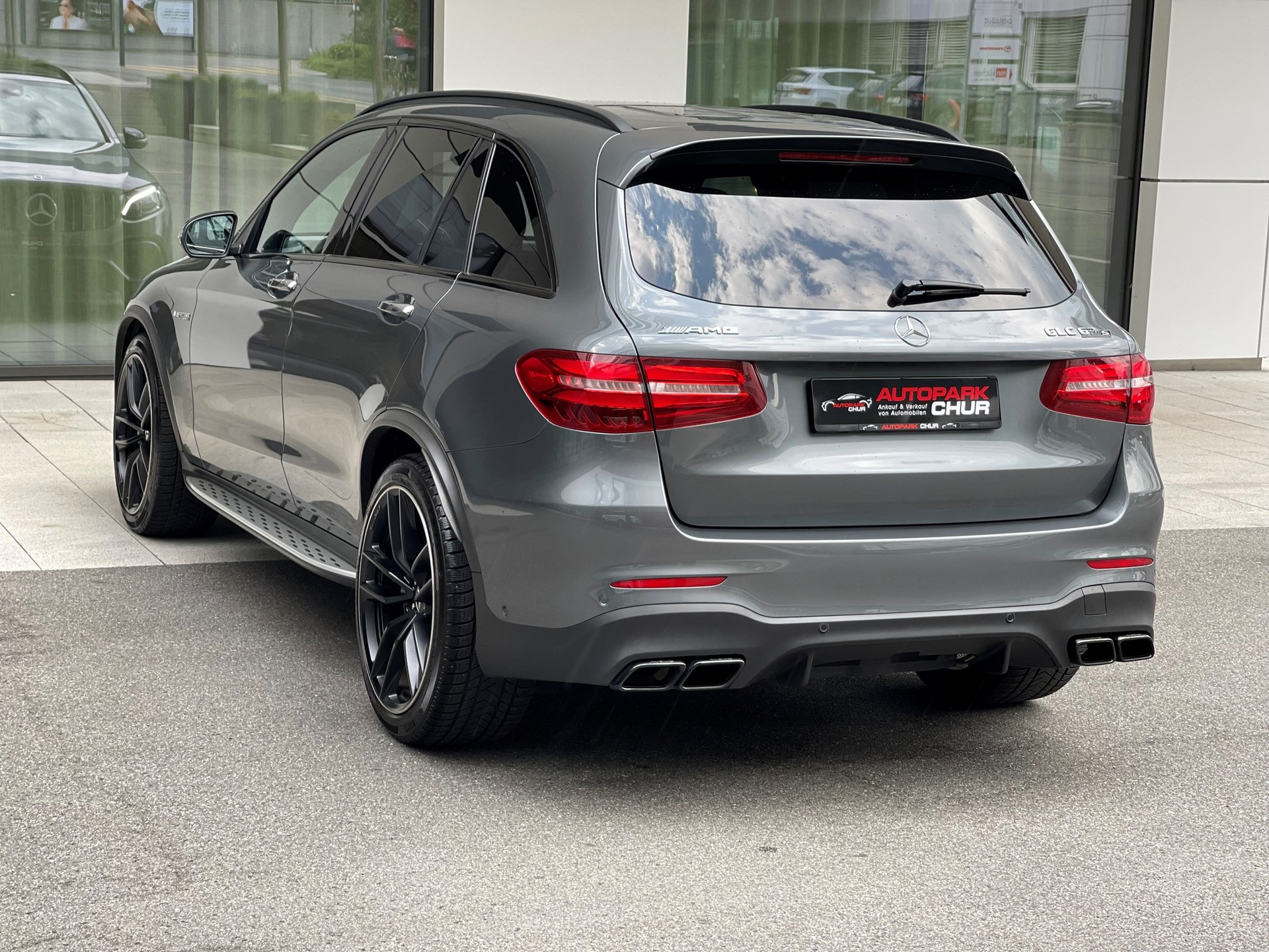 MERCEDES-BENZ GLC 63 S AMG 4Matic+ 9G-Tronic-image-2
