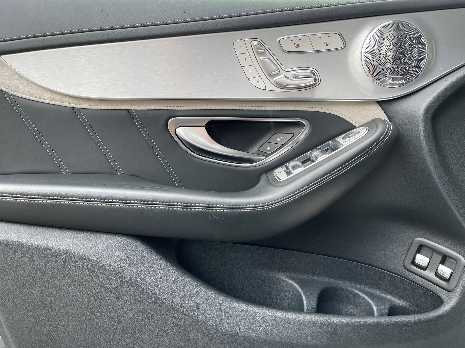 MERCEDES-BENZ GLC 63 S AMG 4Matic+ 9G-Tronic-image-15