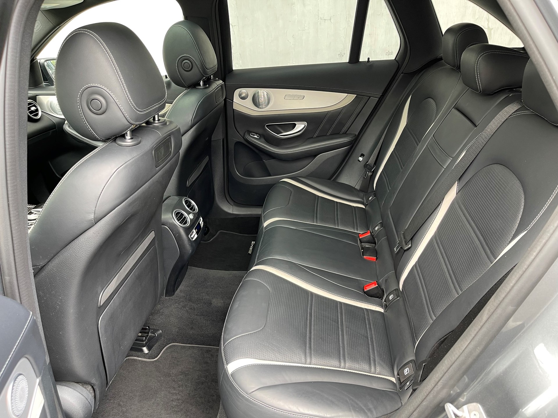 MERCEDES-BENZ GLC 63 S AMG 4Matic+ 9G-Tronic-image-14
