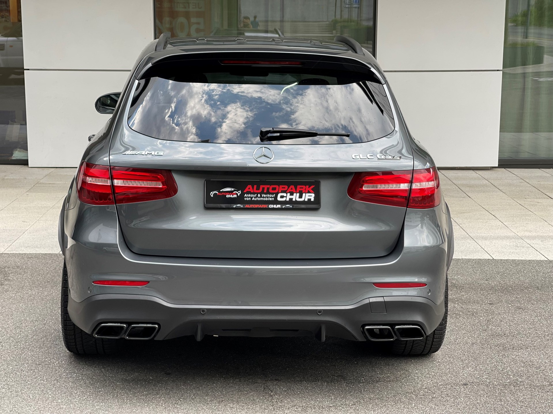 MERCEDES-BENZ GLC 63 S AMG 4Matic+ 9G-Tronic-image-3