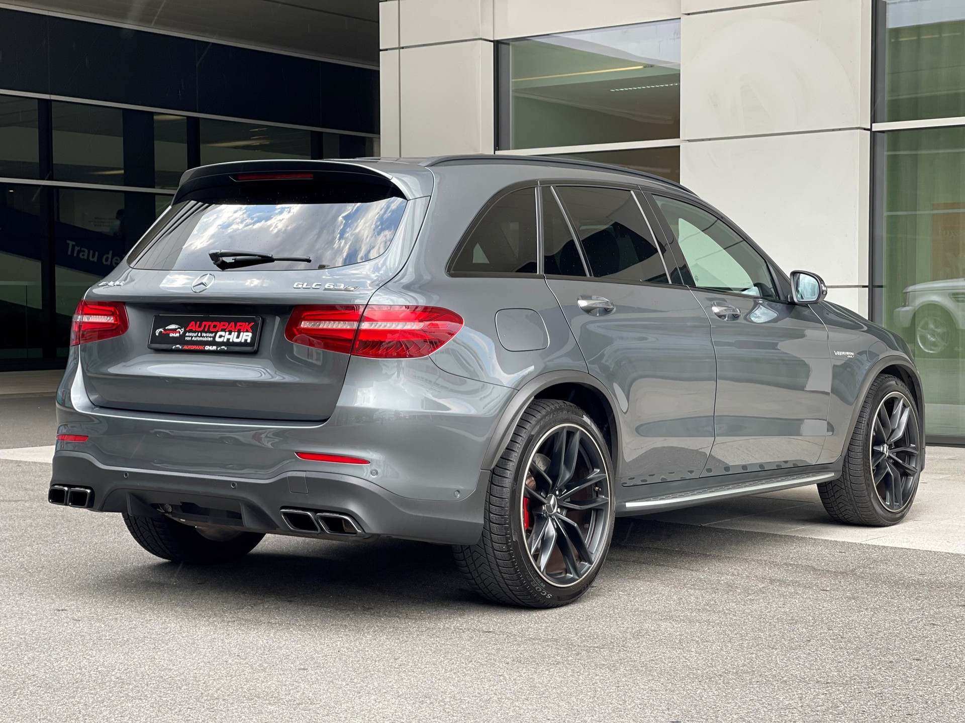 MERCEDES-BENZ GLC 63 S AMG 4Matic+ 9G-Tronic-image-4