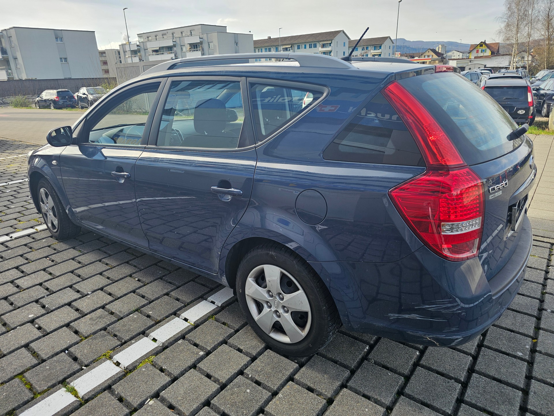 KIA Ceed Sporty Wagon 1.4 16V Basic-image-4