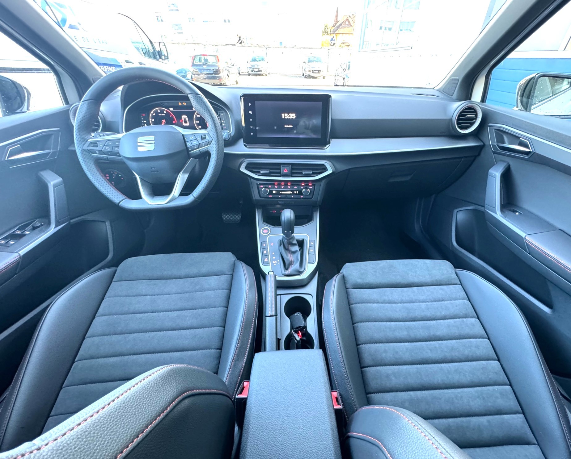SEAT Arona 1.0 TSI 115 LIMITED FR DSG-image-8