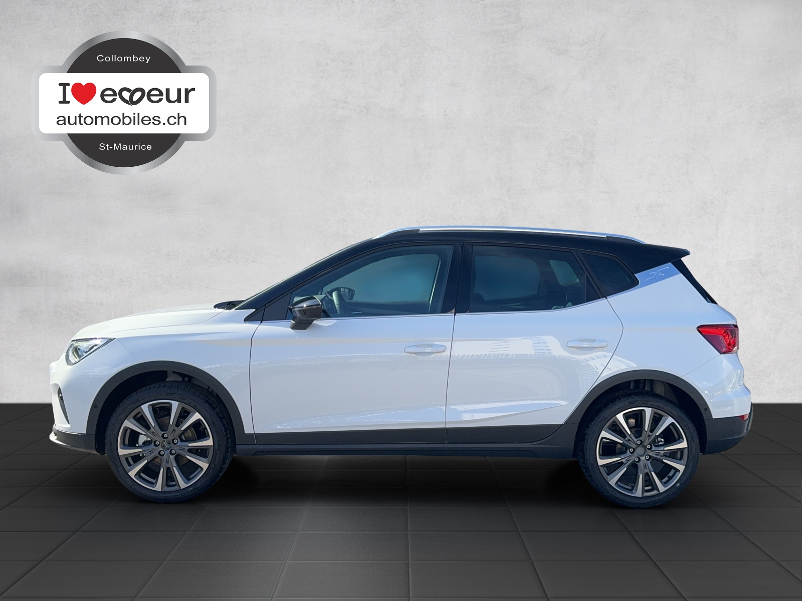 SEAT Arona 1.0 TSI 115 LIMITED FR DSG-image-1