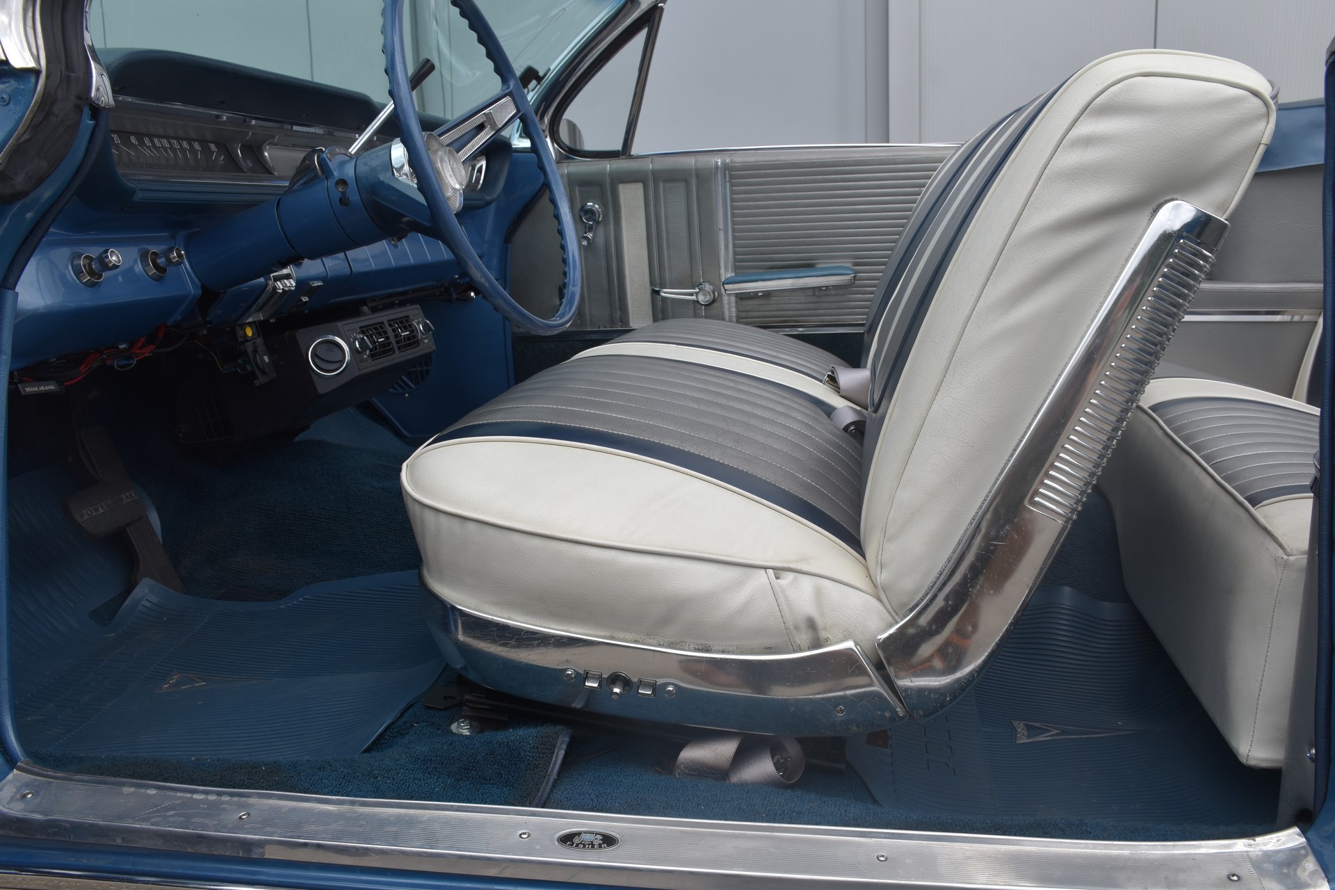 PONTIAC Parisienne Convertible V8 restauriert (5TKM)-image-11