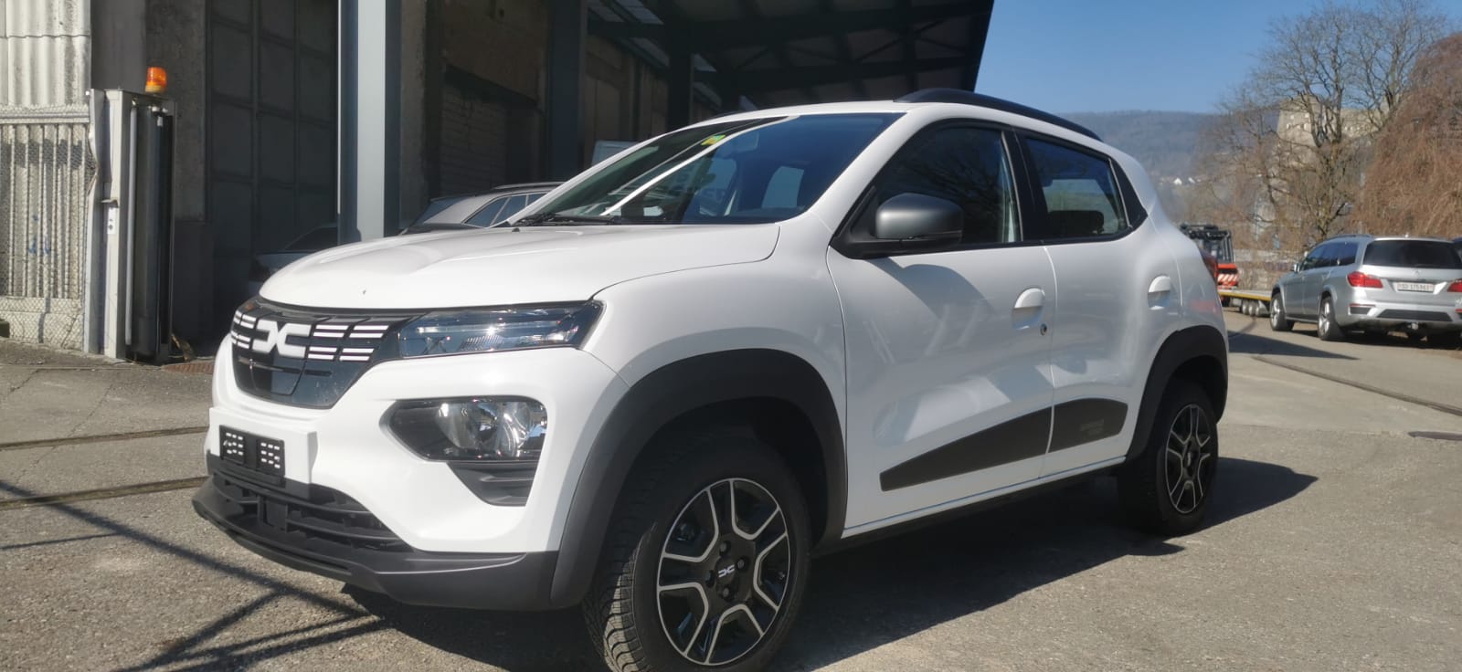 DACIA Spring 27 kWh Expression-image-0