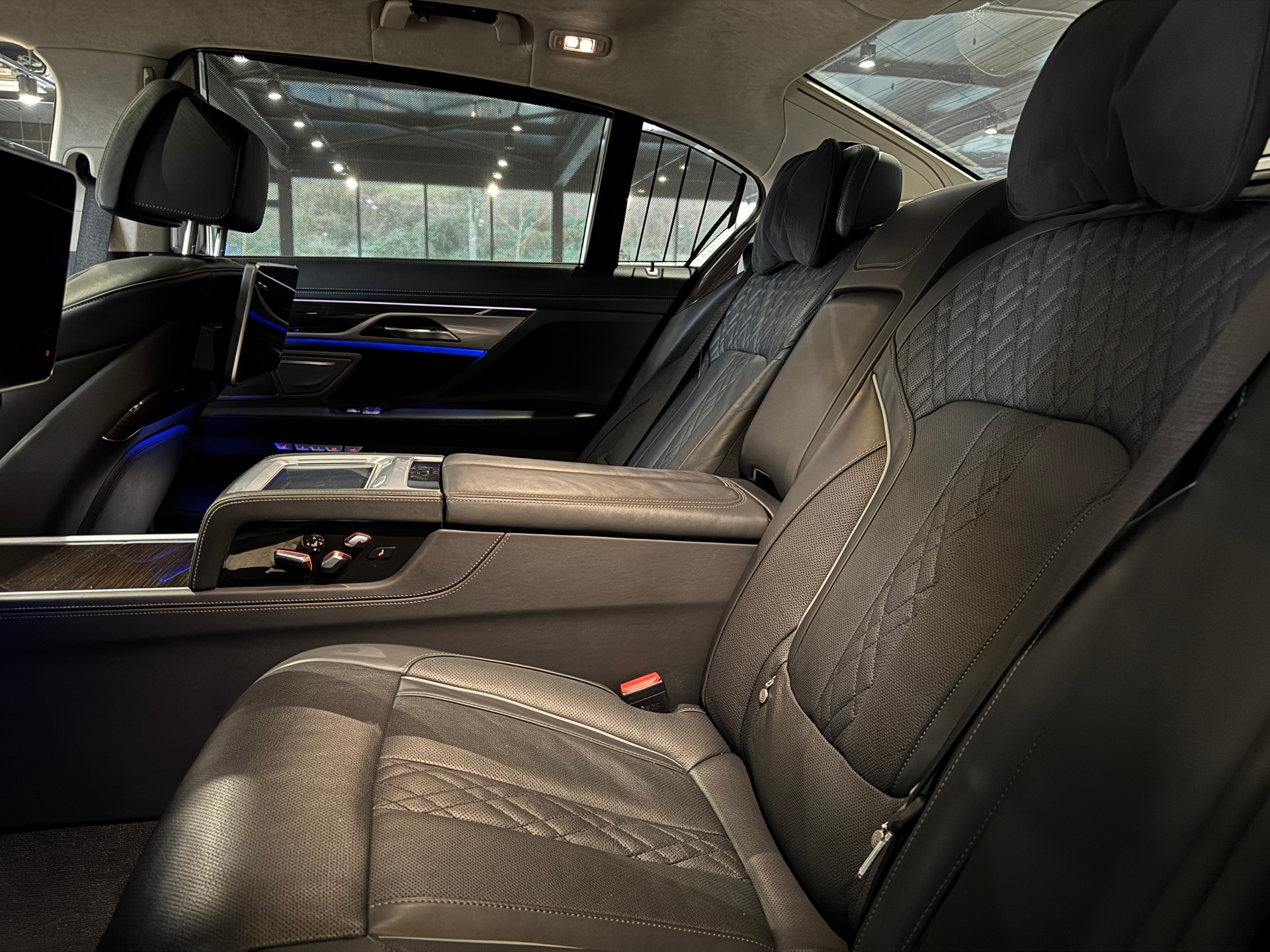 BMW 750Li xDrive 4 Sitzer Langversion-image-14