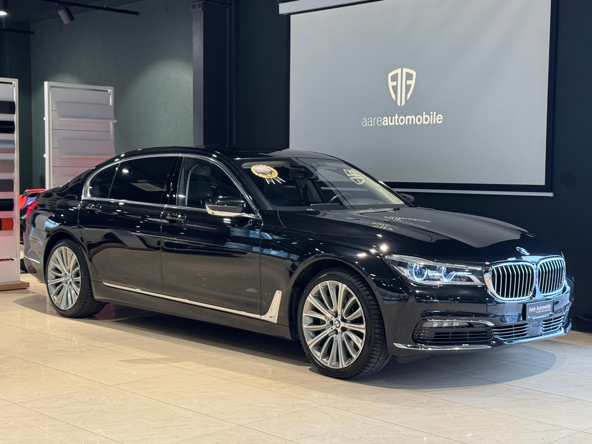 BMW 750Li xDrive 4 Sitzer Langversion-image-0