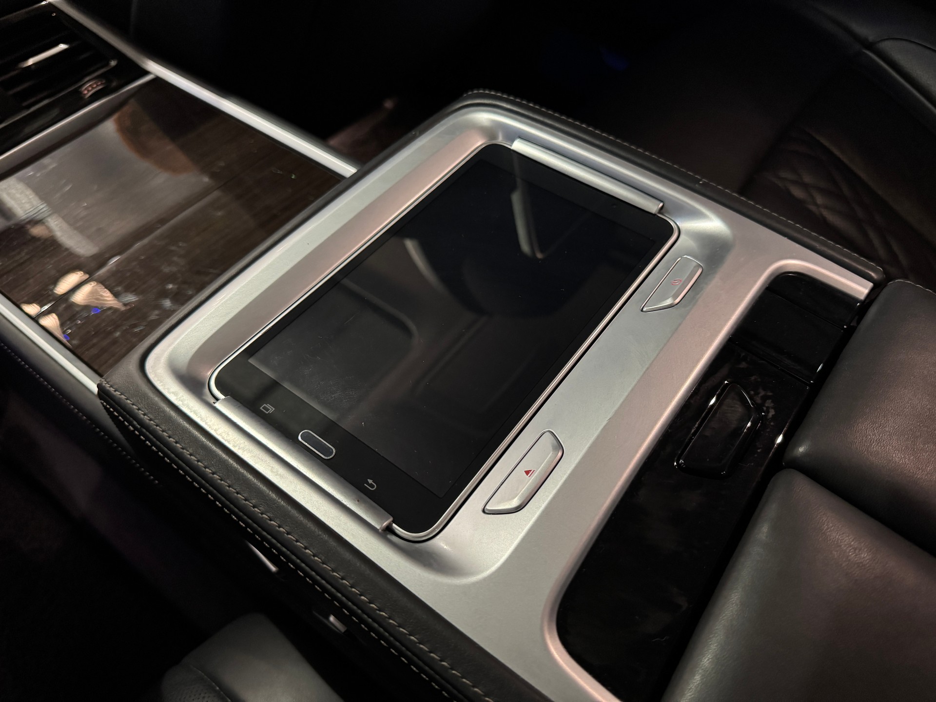 BMW 750Li xDrive 4 Sitzer Langversion-image-16