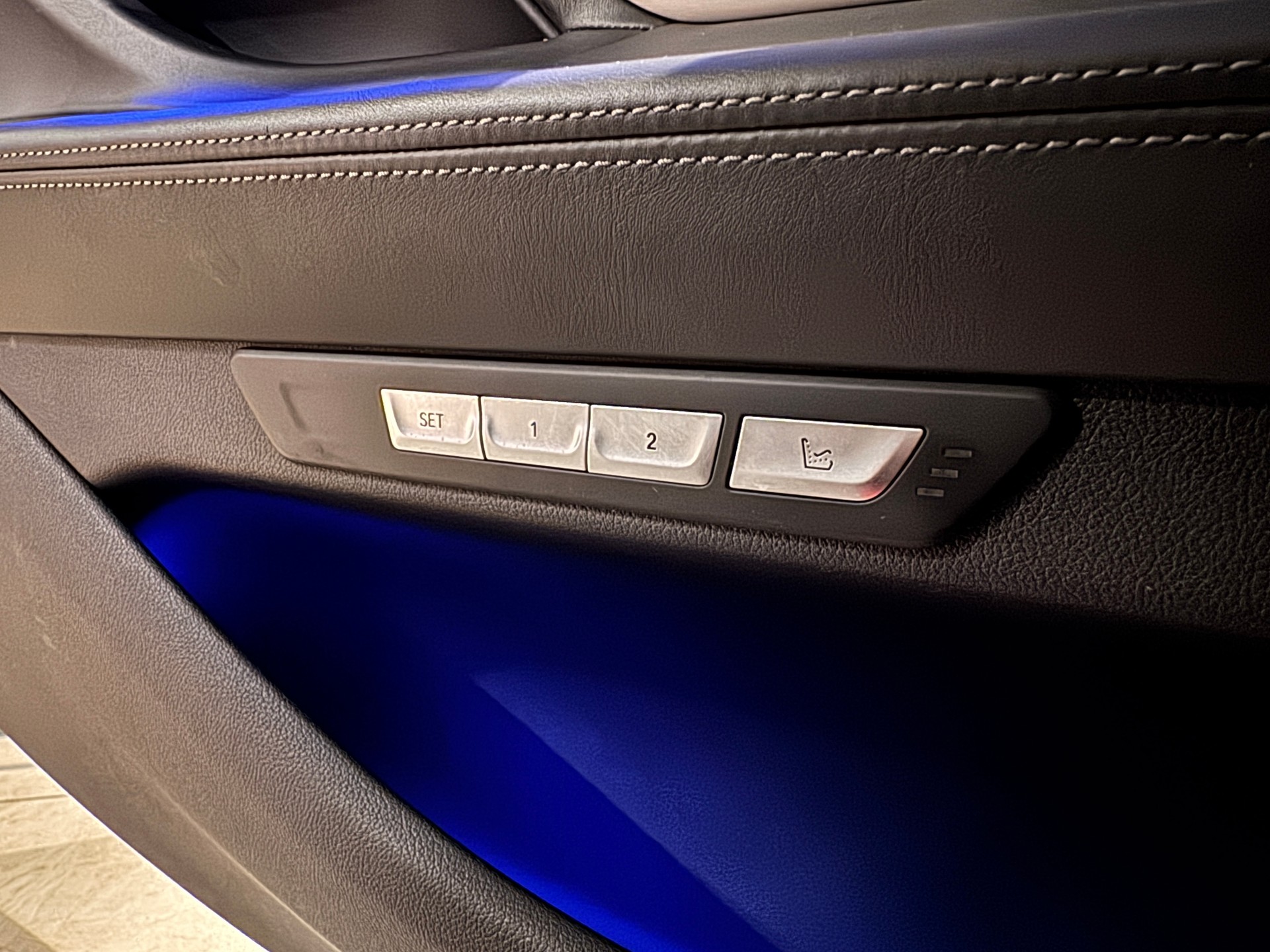 BMW 750Li xDrive 4 Sitzer Langversion-image-17