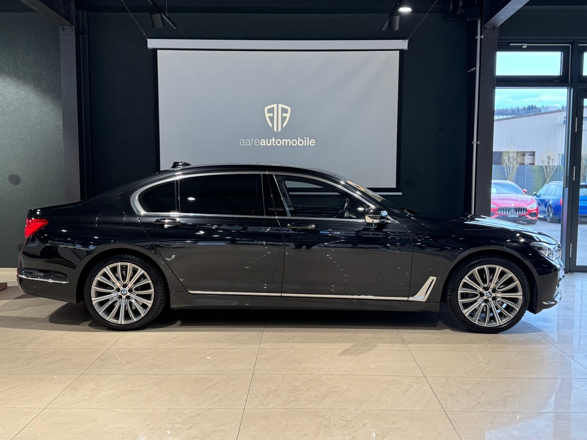 BMW 750Li xDrive 4 Sitzer Langversion-image-1