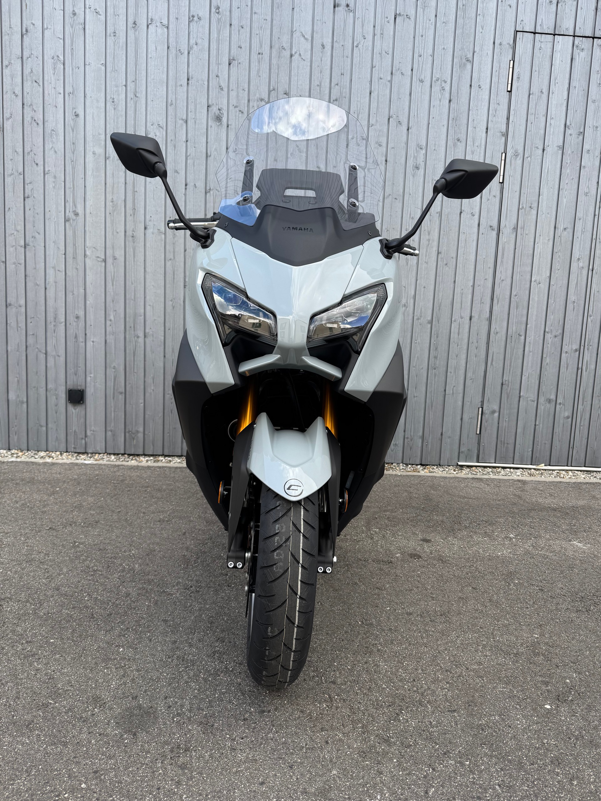 YAMAHA T-MAX Tech-Max XP 560-showroom-element-1