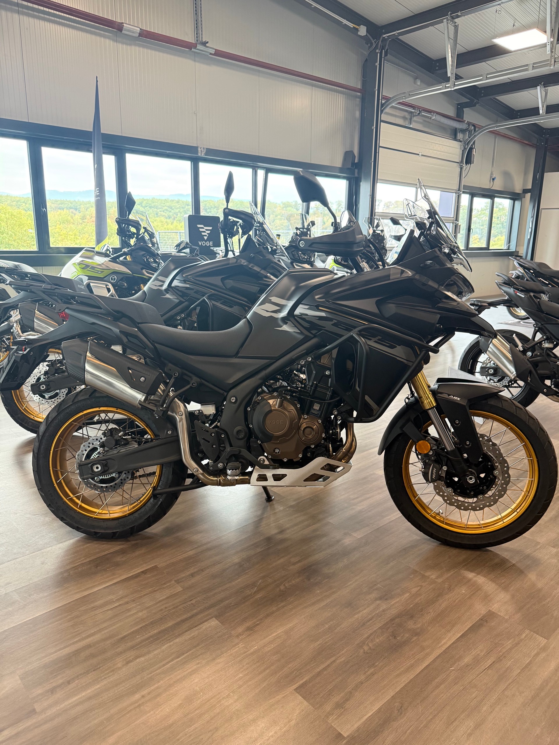 VOGE 625 DSX BLACK KNIGHT