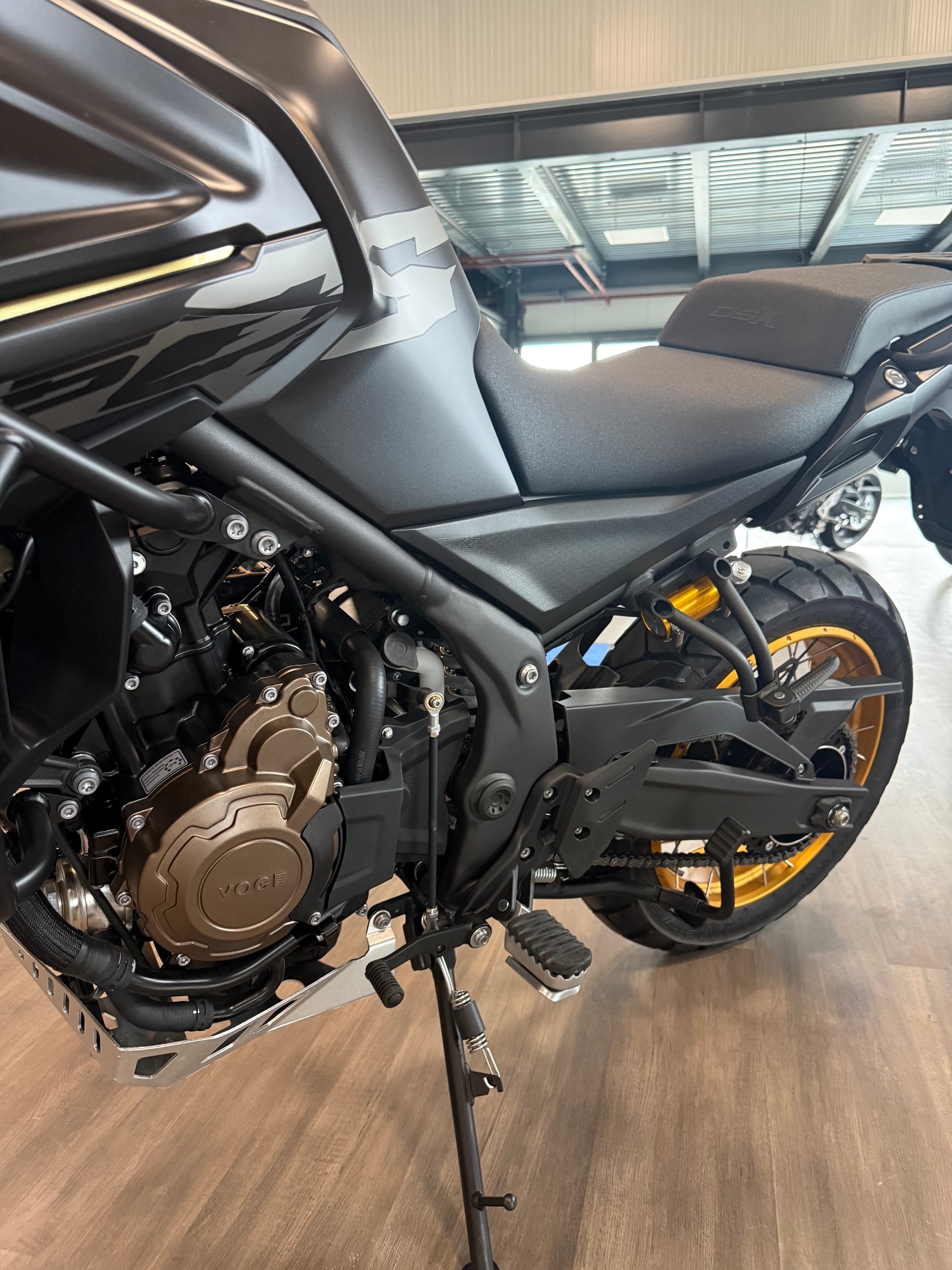 VOGE 625 DSX BLACK KNIGHT-image-5