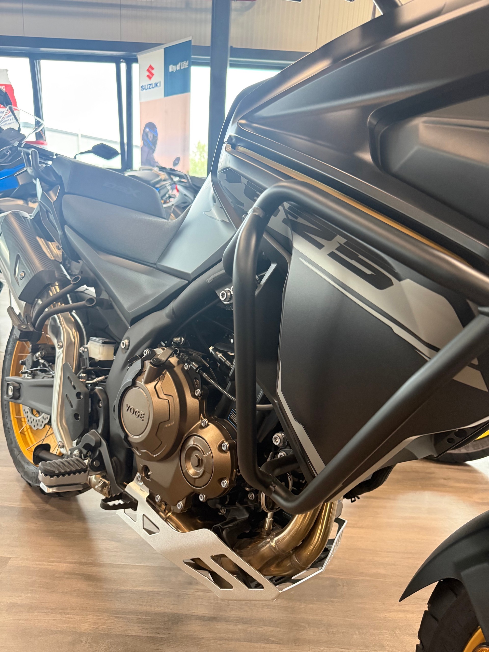 VOGE 625 DSX BLACK KNIGHT-image-4