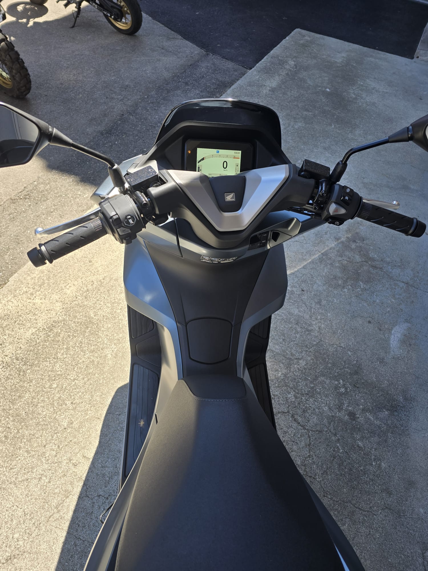 HONDA PCX 125 i ABS DX-showroom-element-1