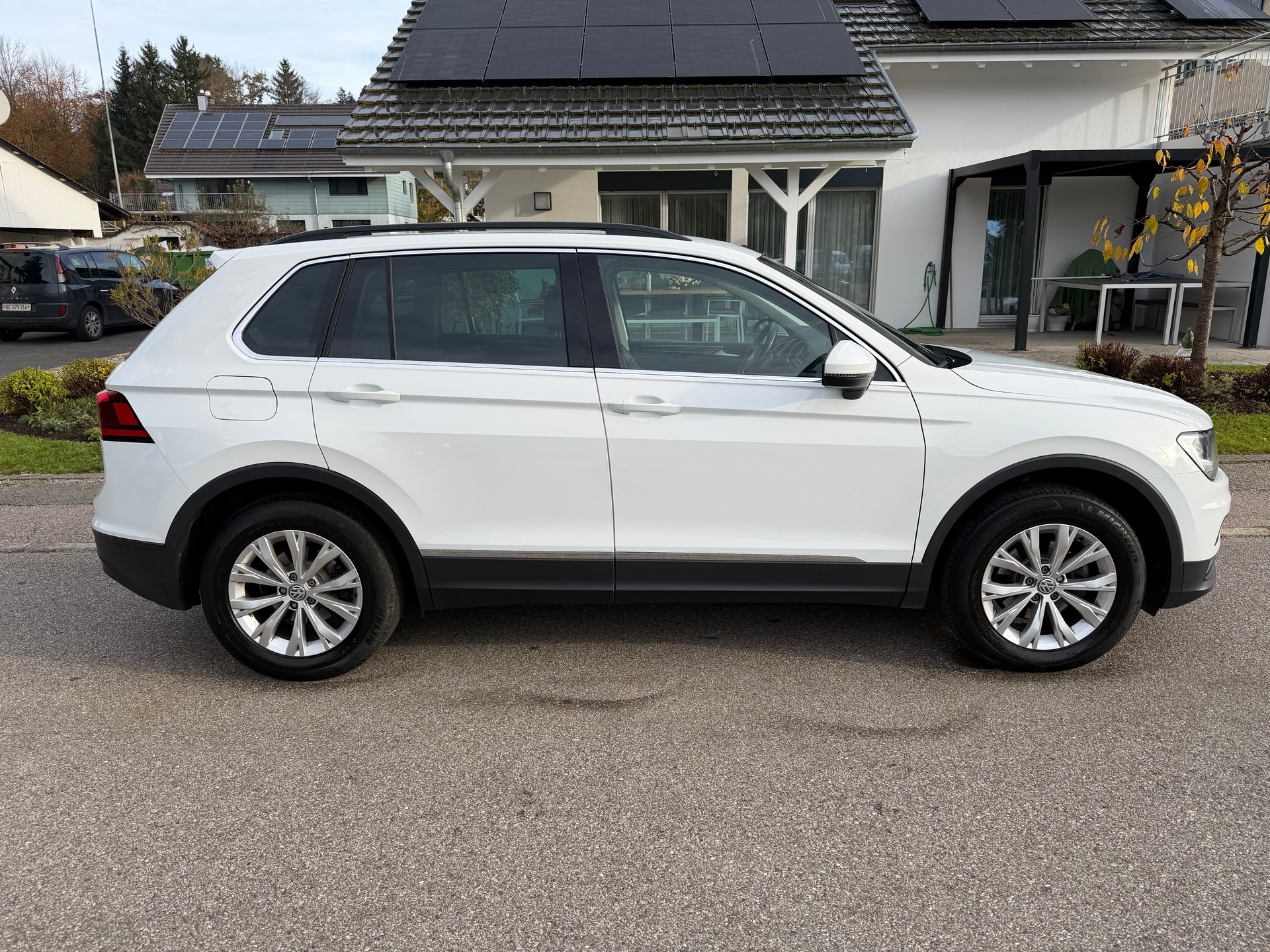 VW Tiguan 2.0 TDI SCR Comfortline 4Motion-image-4
