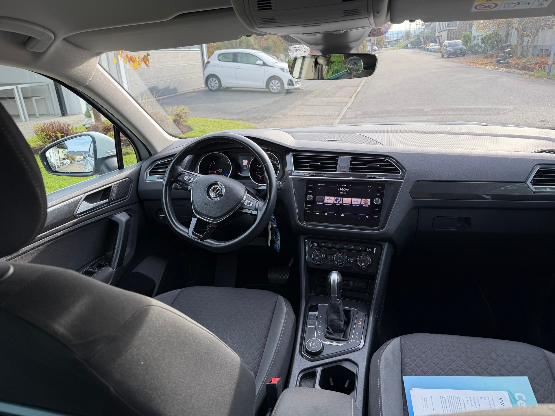 VW Tiguan 2.0 TDI SCR Comfortline 4Motion-image-9