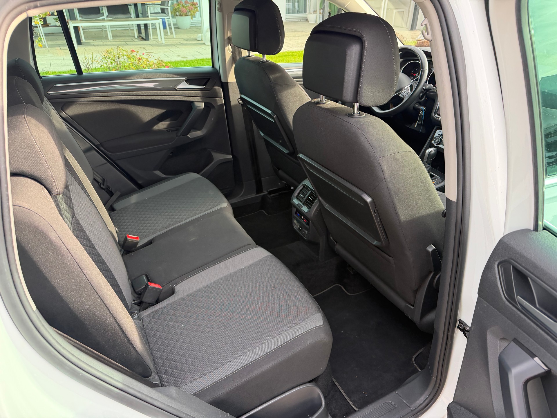 VW Tiguan 2.0 TDI SCR Comfortline 4Motion-image-10